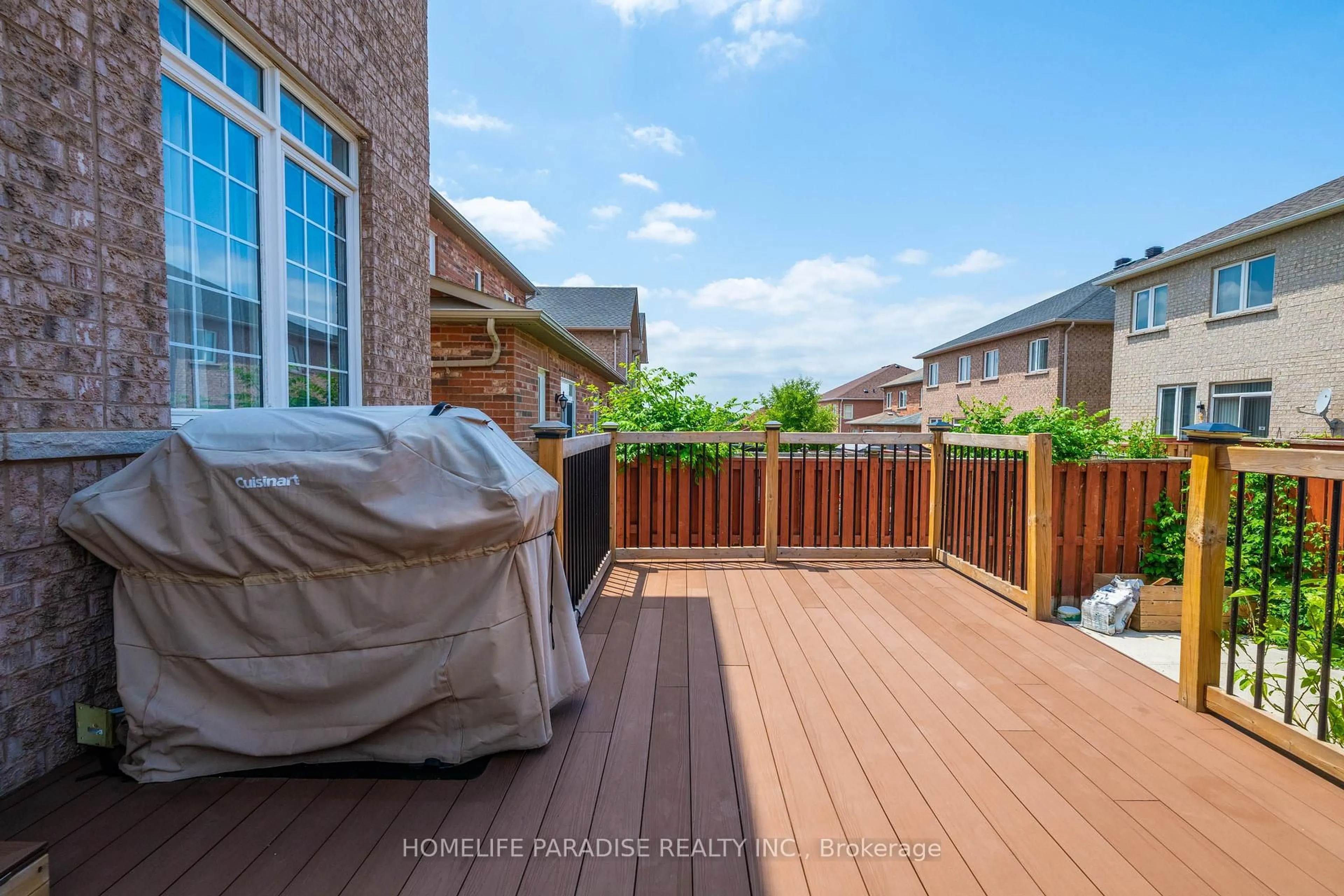 Patio, unknown for 33 Silent Pond Cres, Brampton Ontario L6V 4R6