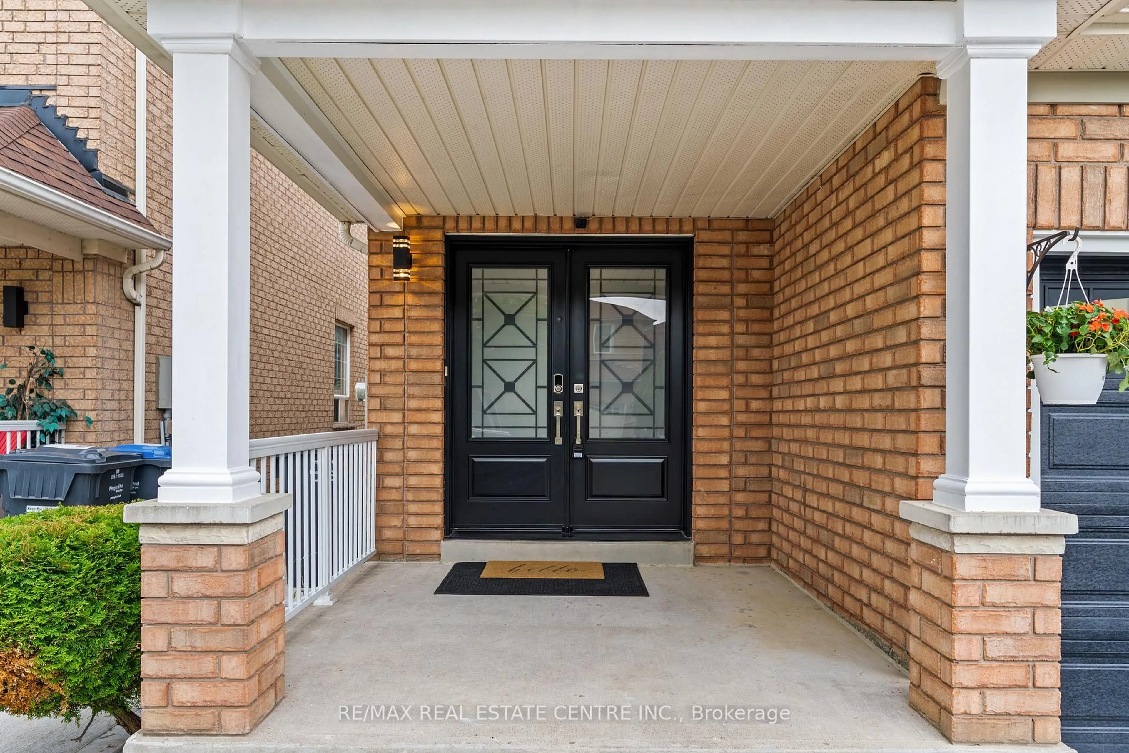 Indoor entryway for 58 Kanashiro St, Brampton Ontario L6P 1H4