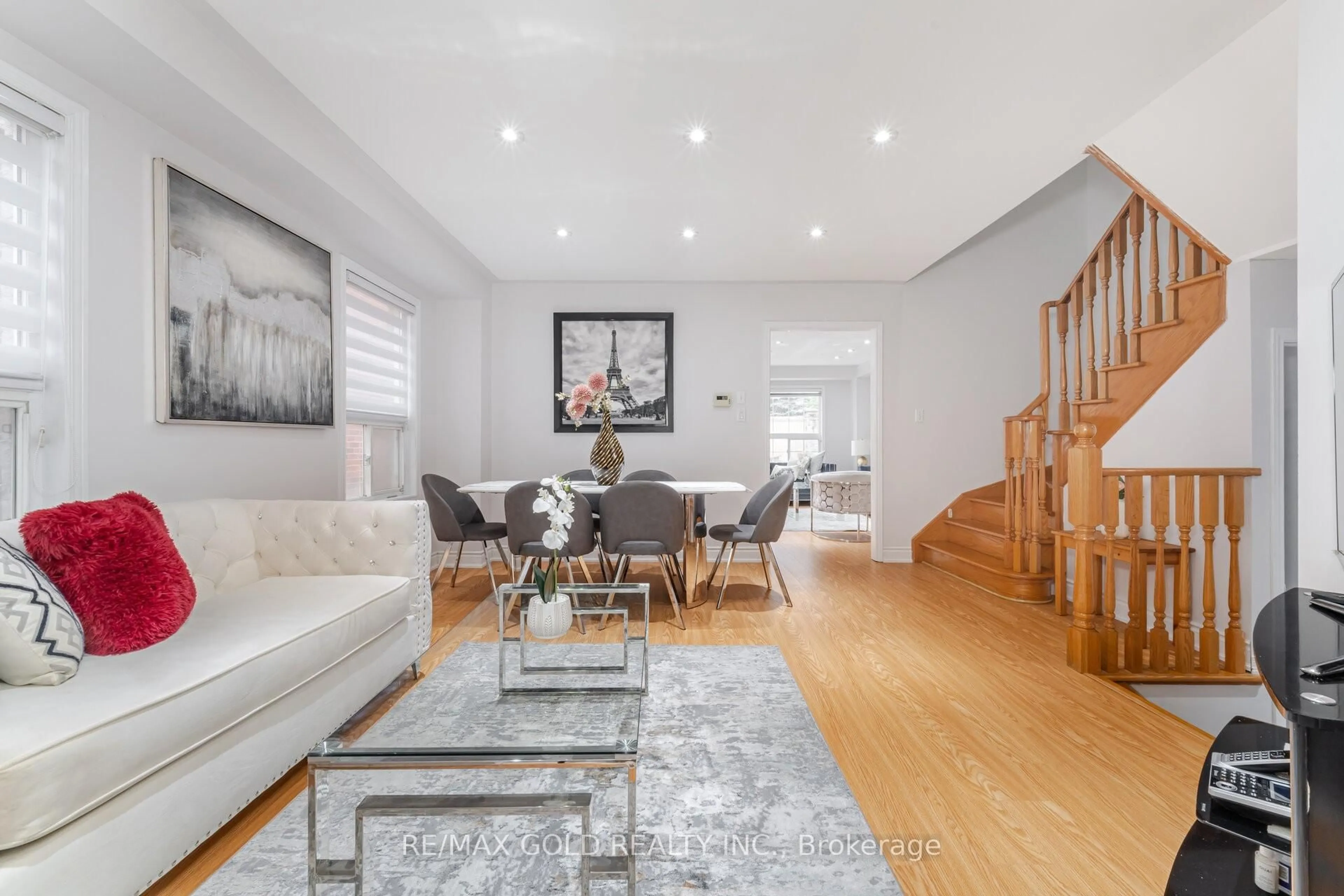 Living room with furniture, unknown for 44 Amethyst Circ, Brampton Ontario L6P 0Z3