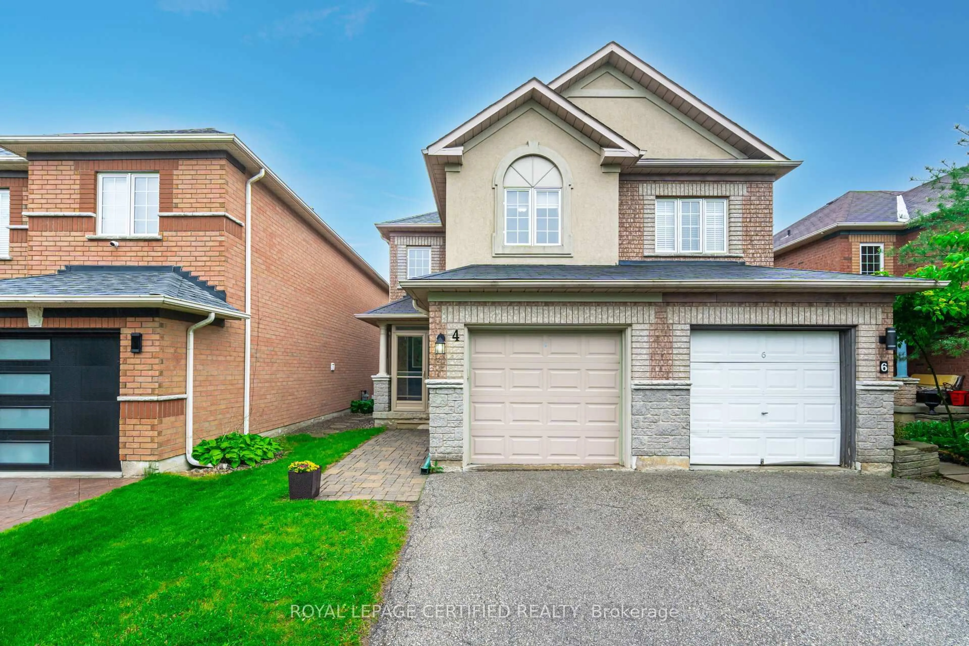 Home with brick exterior material, street for 4 Hesketh Crt, Caledon Ontario L7C 1C7