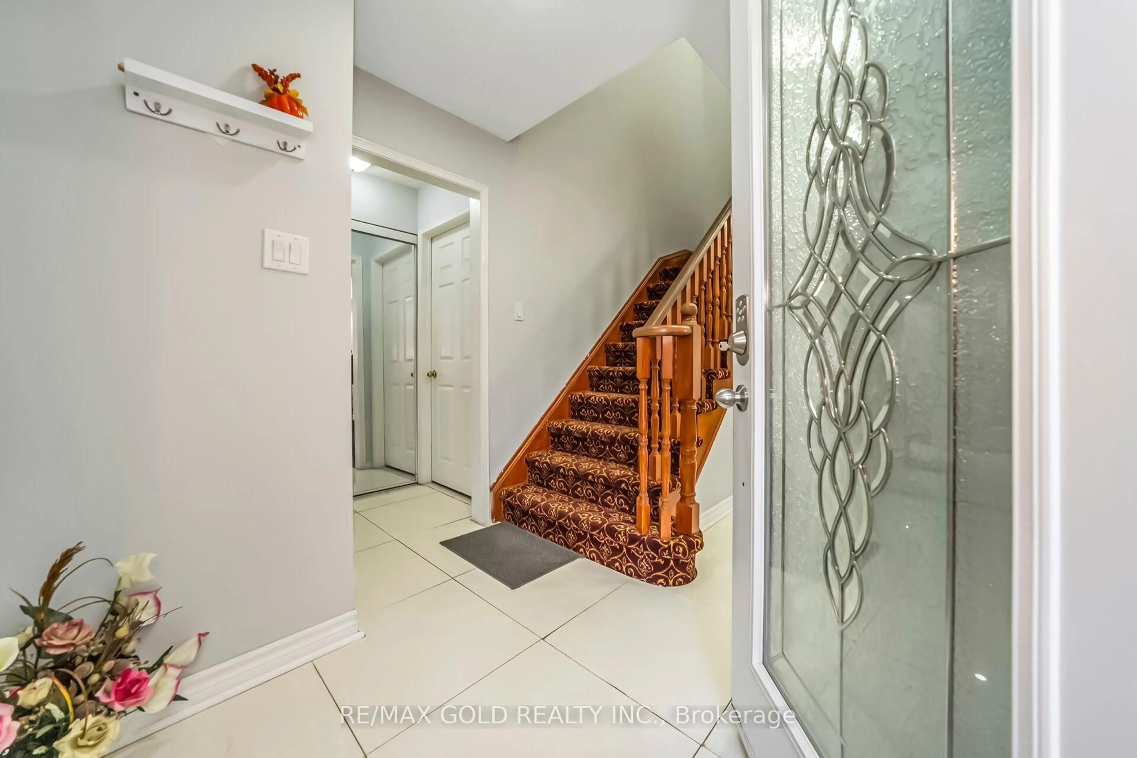 Indoor foyer for 67 Sal Circ, Brampton Ontario L6R 1H6