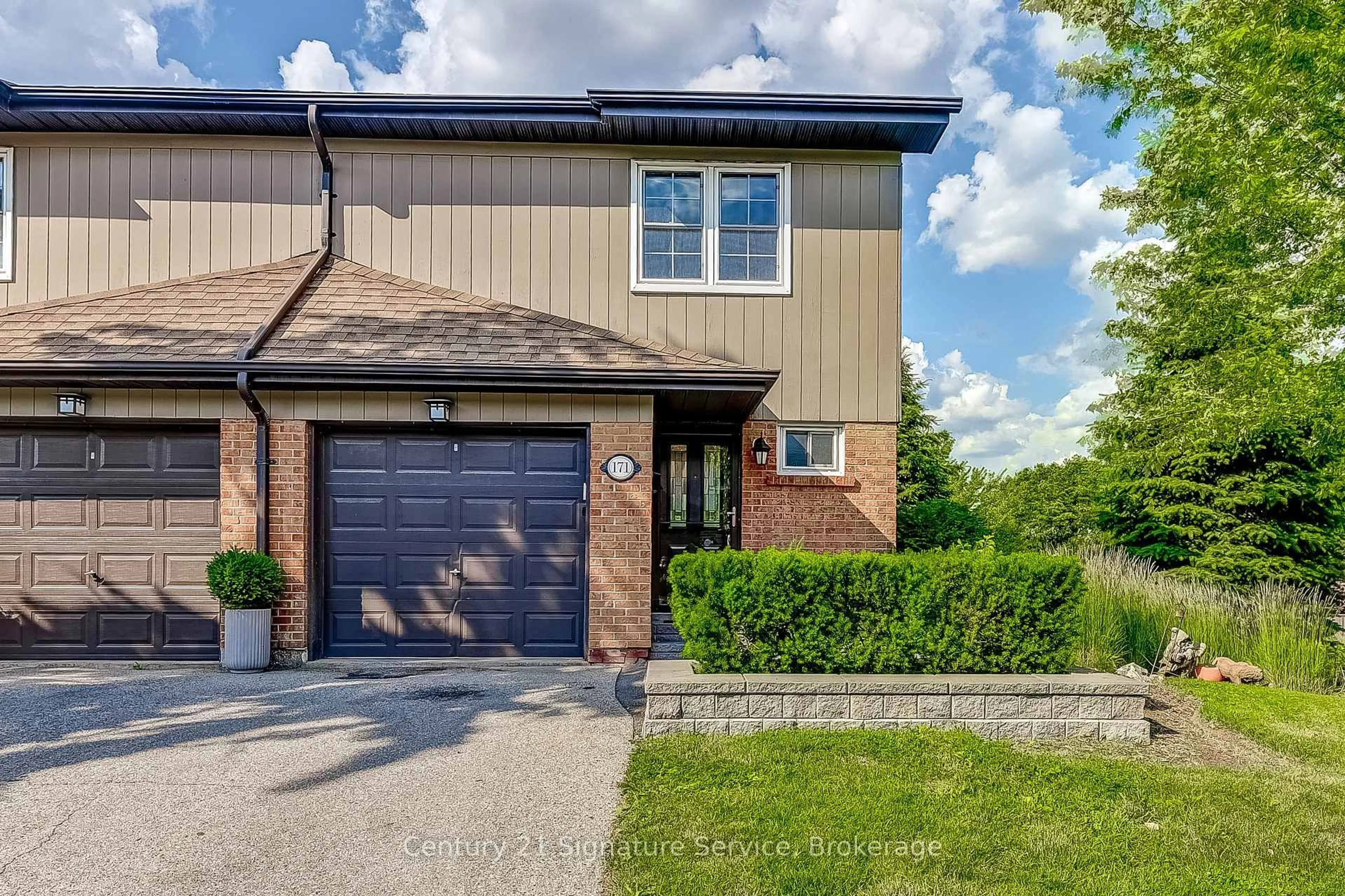 Home with brick exterior material, street for 1951 Rathburn Rd #171, Mississauga Ontario L4W 2N9