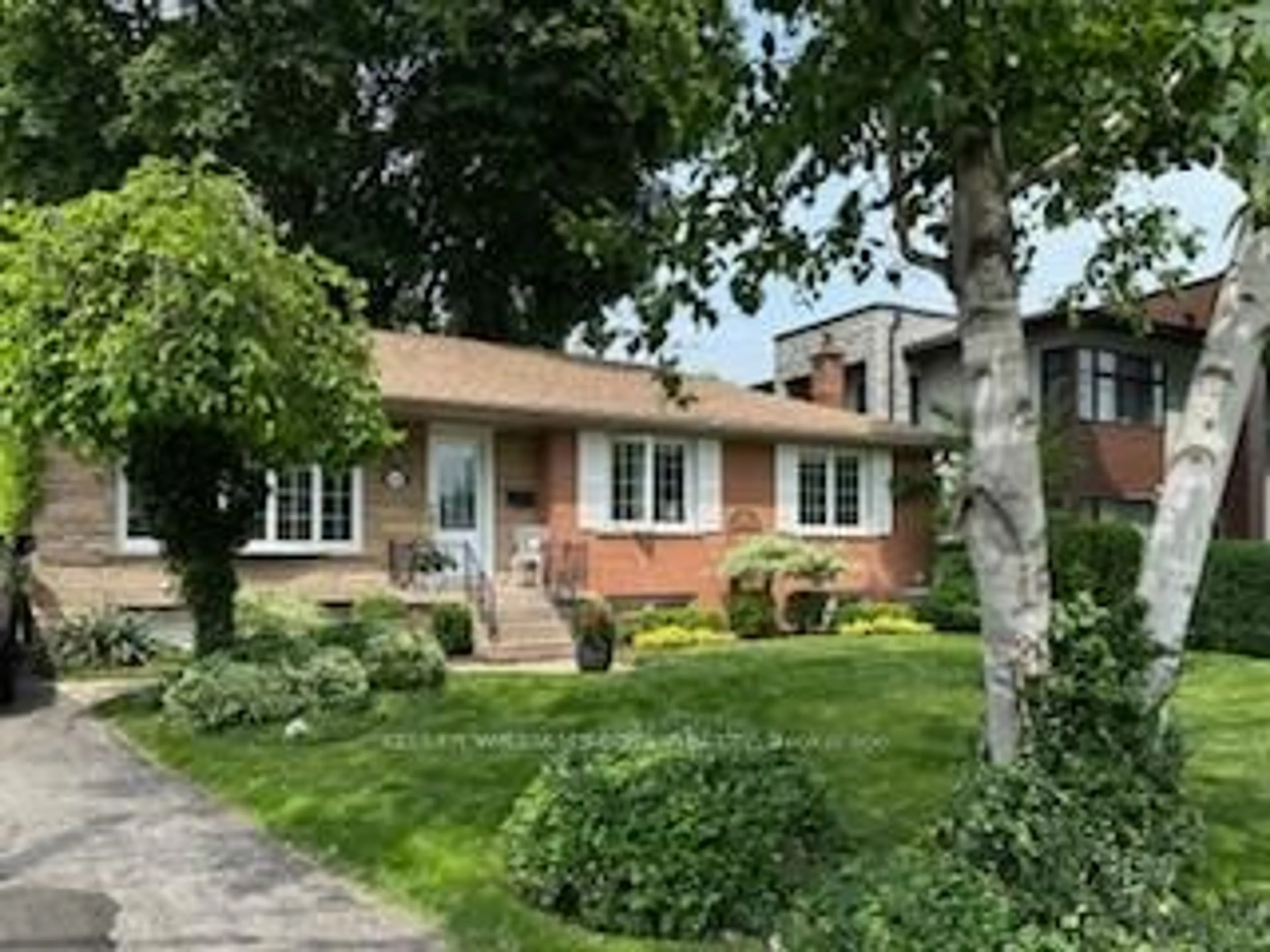 Unknown for 569 Lees Lane, Oakville Ontario L6L 4T6