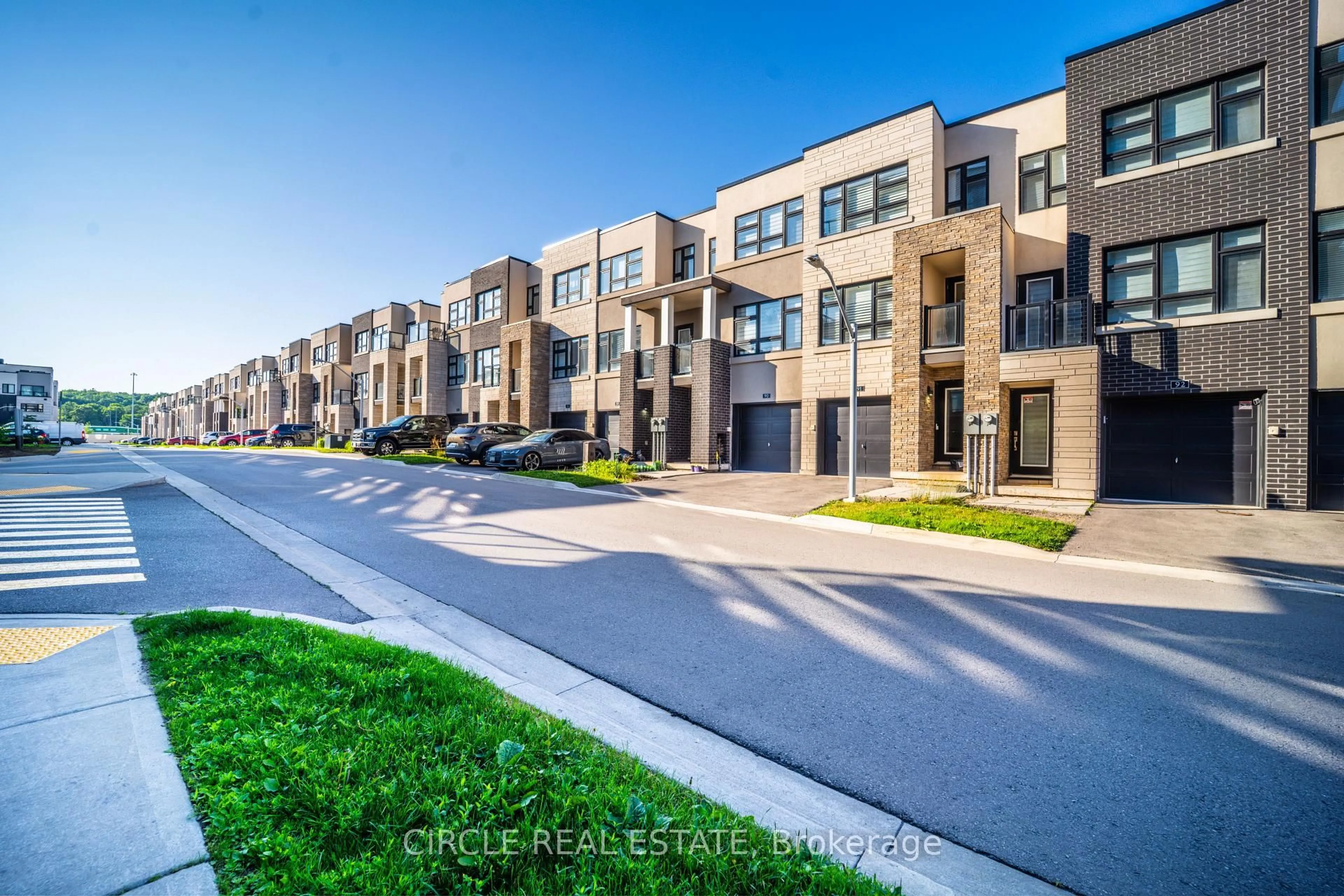A pic from outside/outdoor area/front of a property/back of a property/a pic from drone, street for 1121 Cooke Blvd #90, Burlington Ontario L7T 0C3