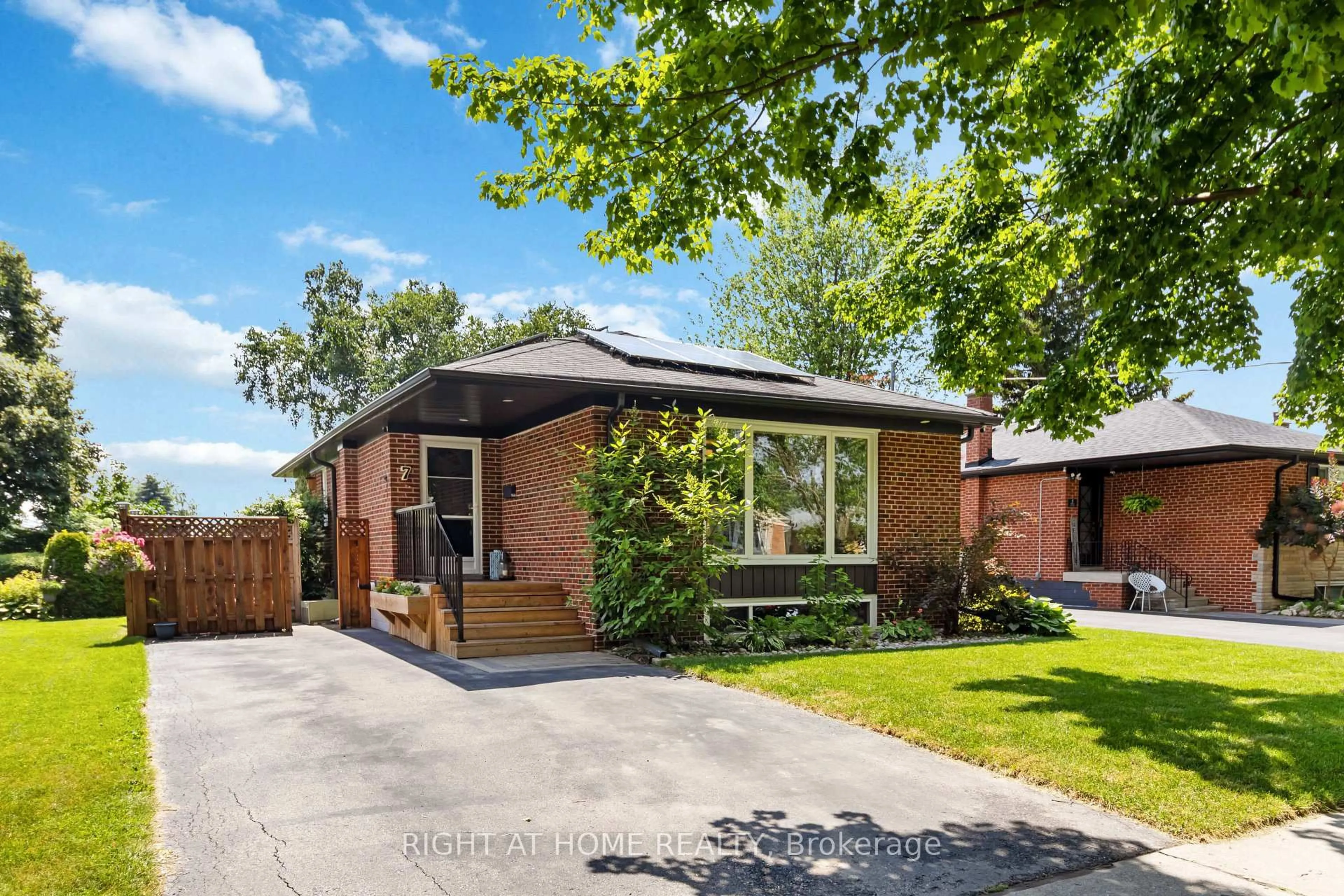 Home with brick exterior material, street for 7 Brenda Ave, Brampton Ontario L6Y 2A1