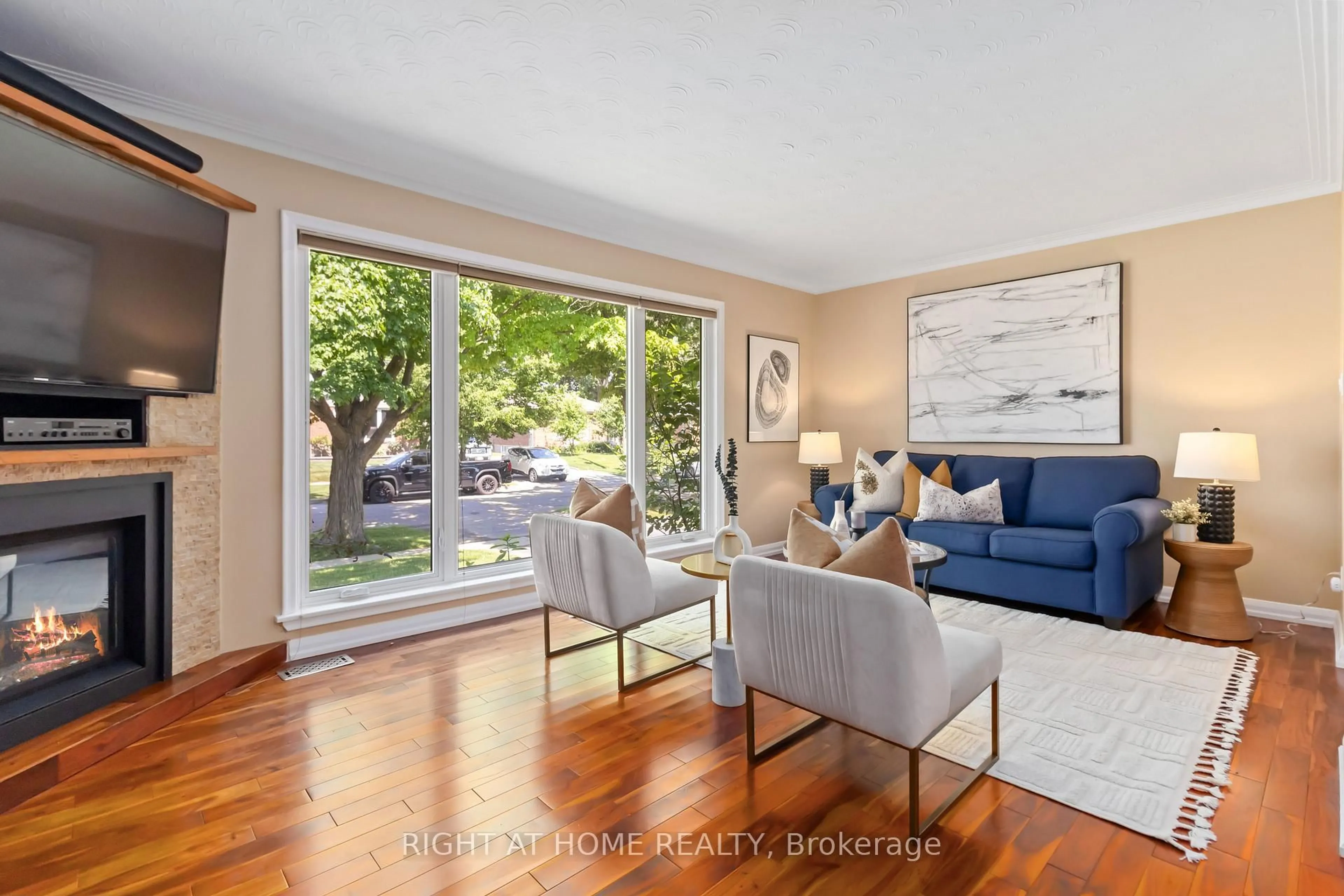 Living room with furniture, unknown for 7 Brenda Ave, Brampton Ontario L6Y 2A1