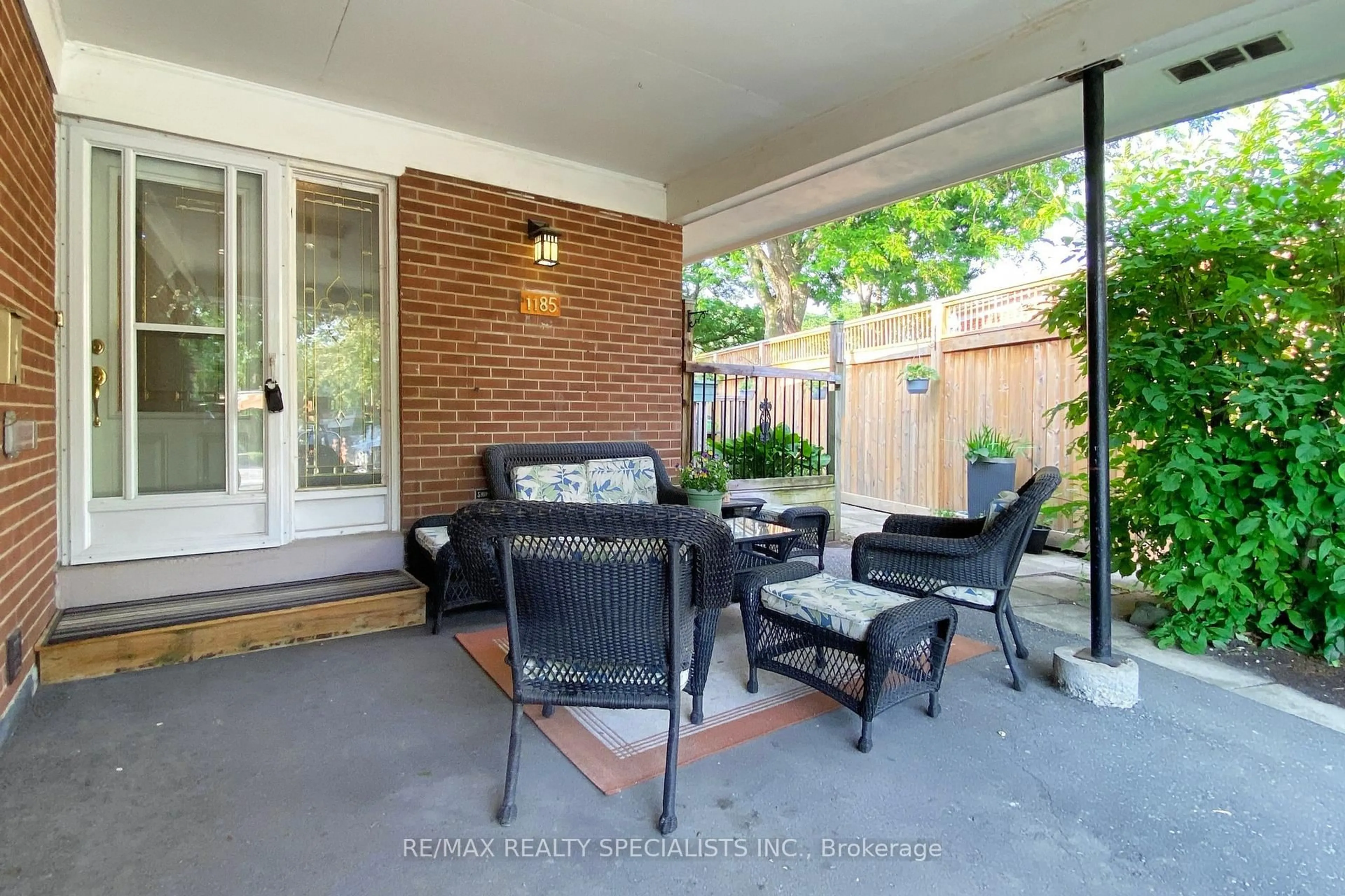 Patio, street for 1185 Saturnia Cres, Mississauga Ontario L4Y 2M2