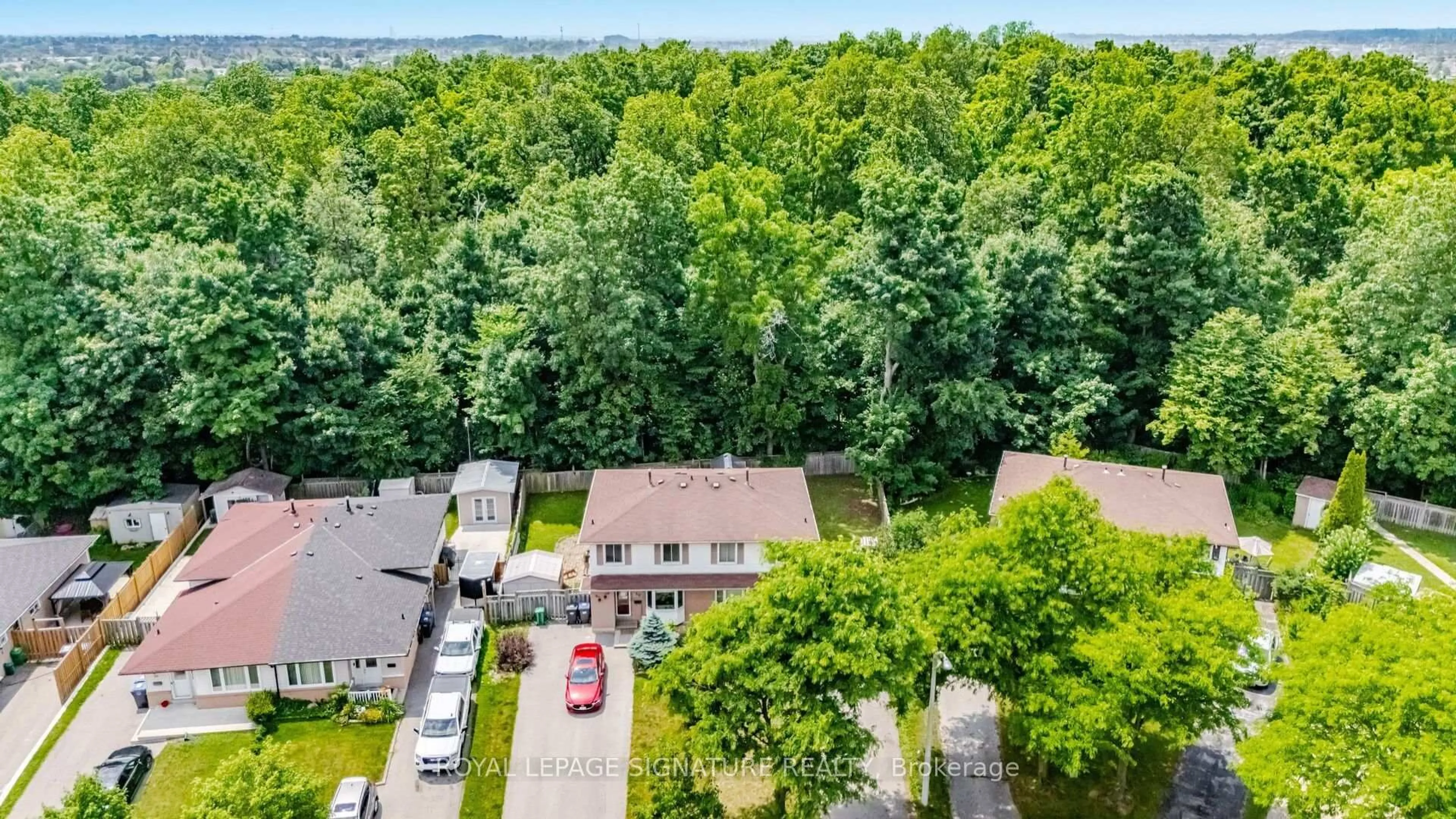 A pic from outside/outdoor area/front of a property/back of a property/a pic from drone, unknown for 71 Mandarin Cres, Brampton Ontario L6S 2S2