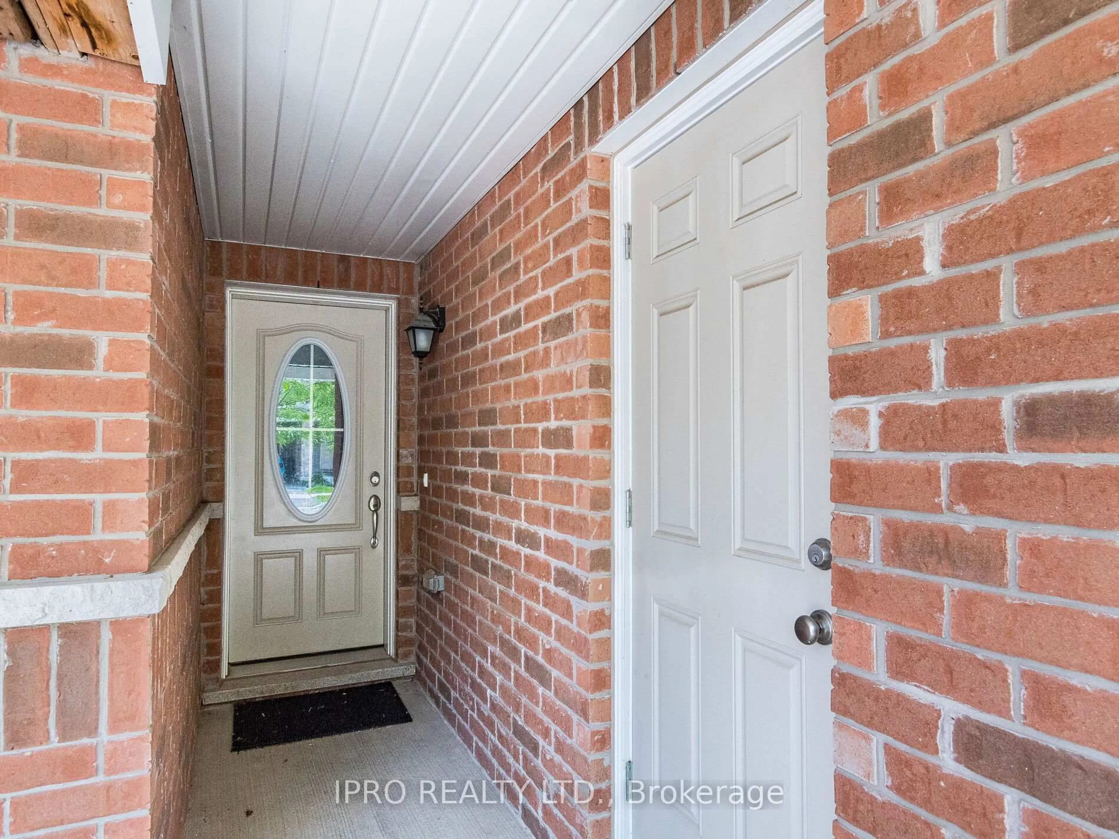 Indoor entryway for 581 Allport Gate, Milton Ontario L9T 9J5