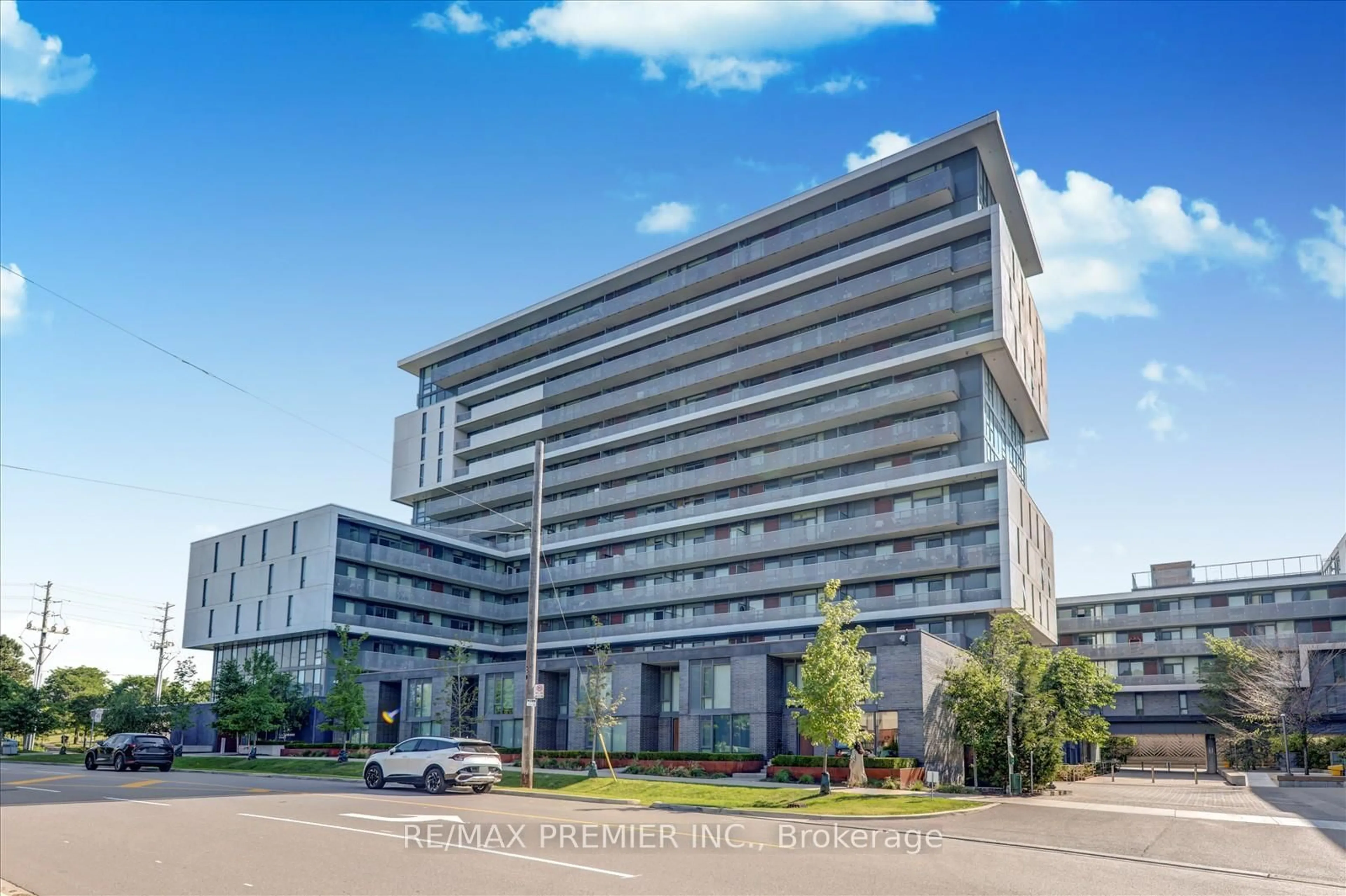 Indoor foyer for 160 Flemington Rd #420, Toronto Ontario M6A 0A9
