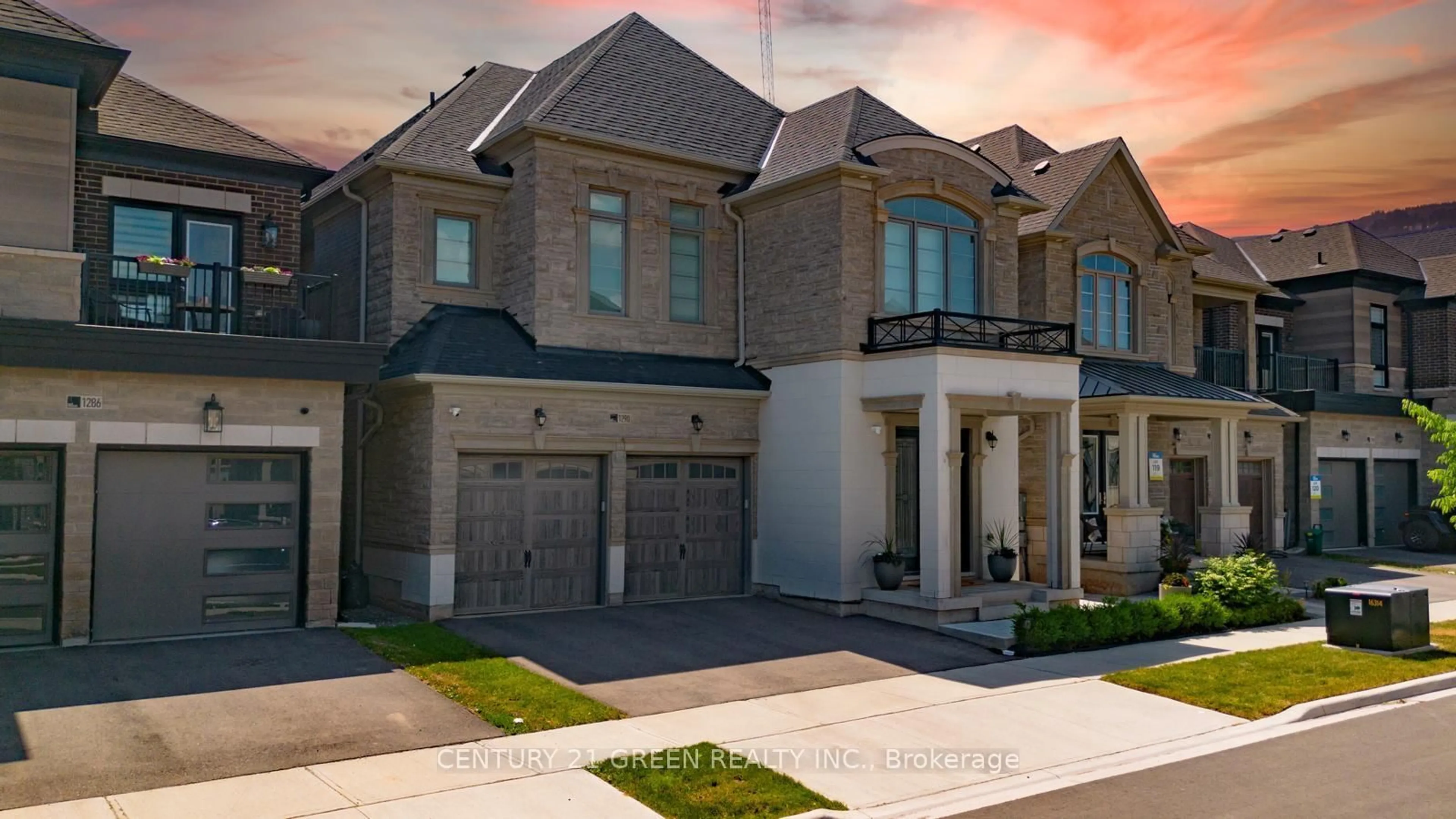 Home with brick exterior material, street for 1290 Felicity Gdns, Oakville Ontario L6M 5L6