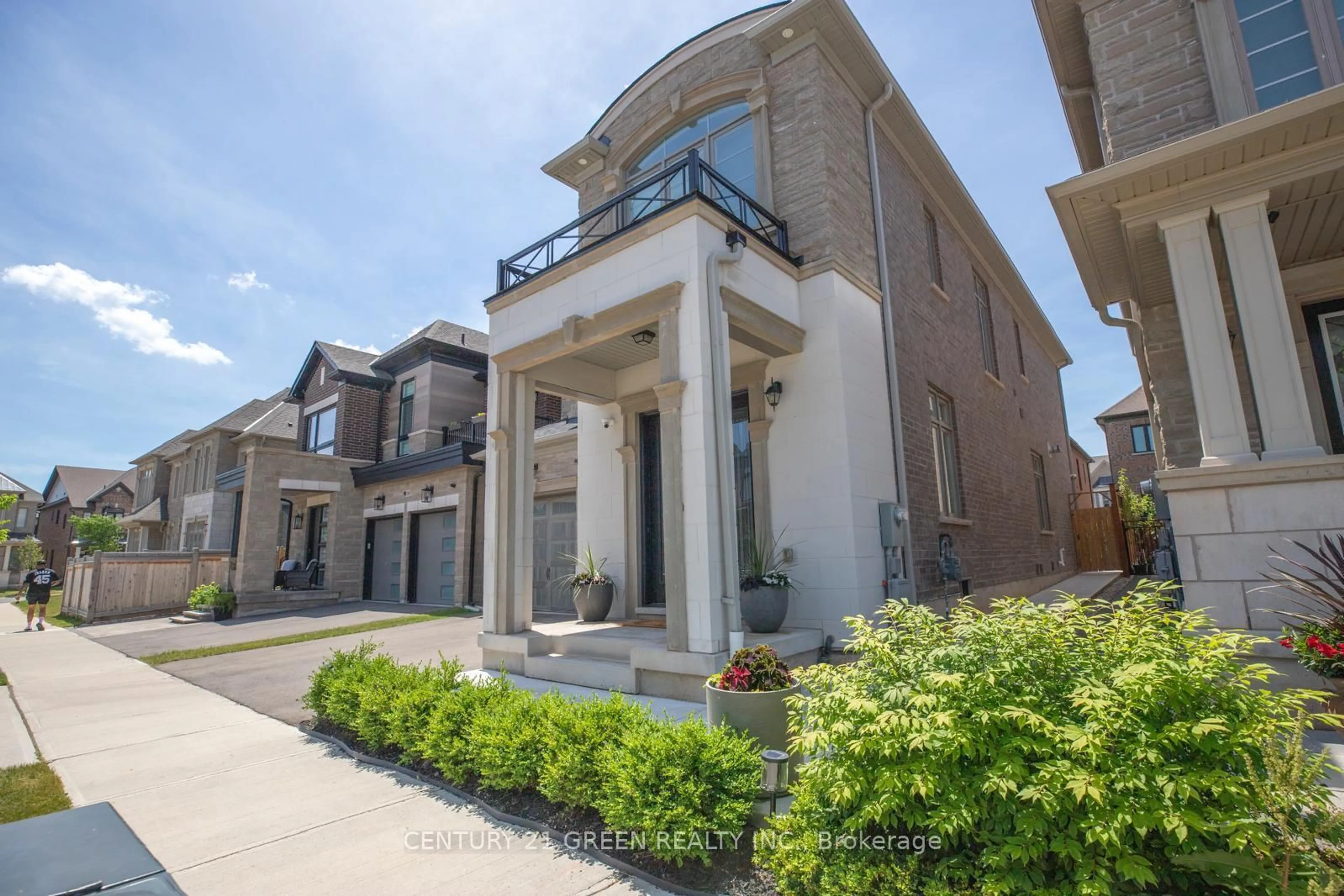 Patio, street for 1290 Felicity Gdns, Oakville Ontario L6M 5L6