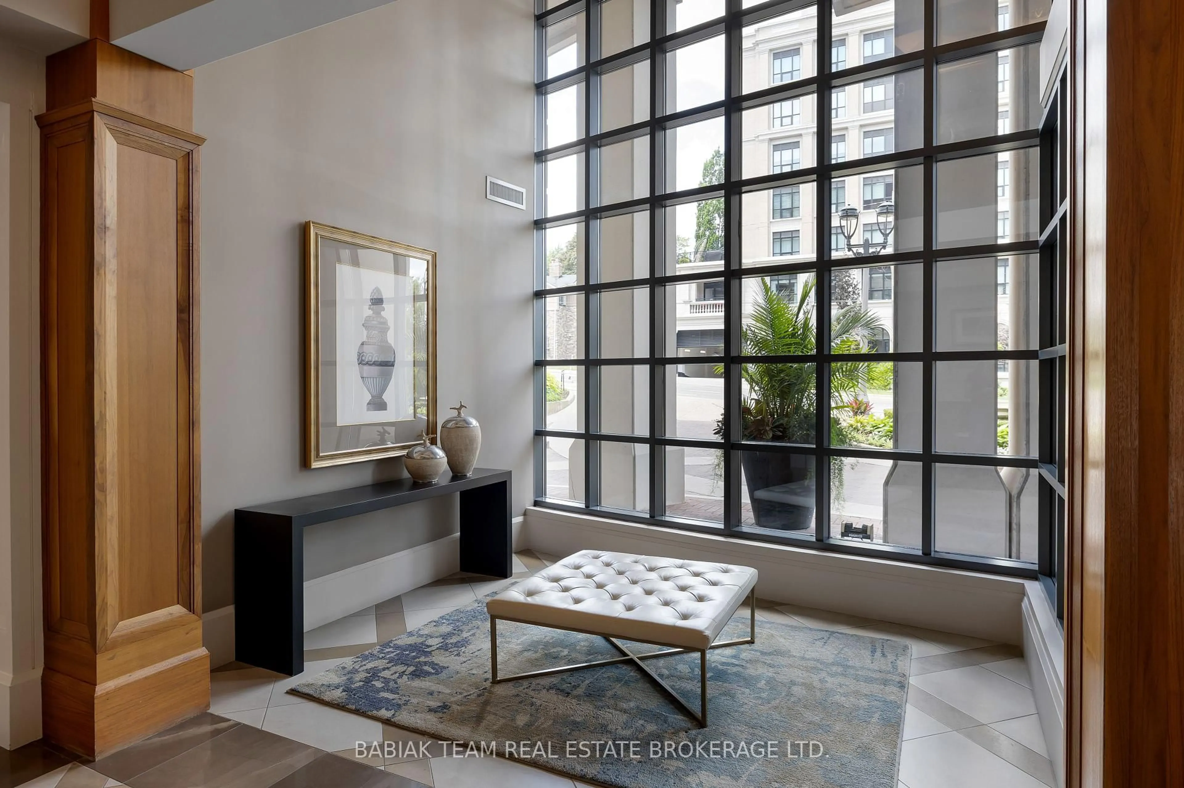 Indoor entryway for 2855 Bloor St #708, Toronto Ontario M8X 3A1