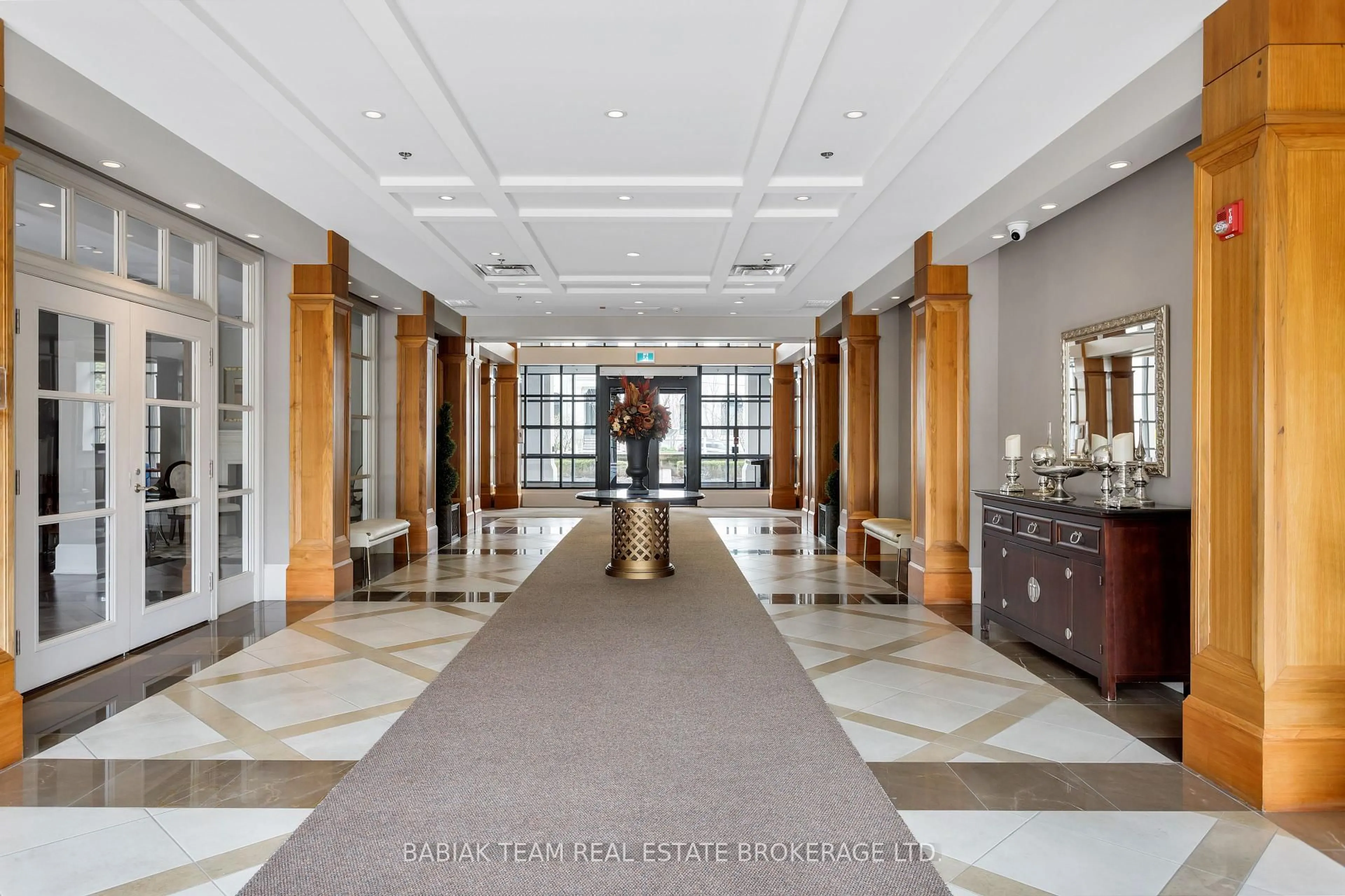 Indoor foyer for 2855 Bloor St #708, Toronto Ontario M8X 3A1