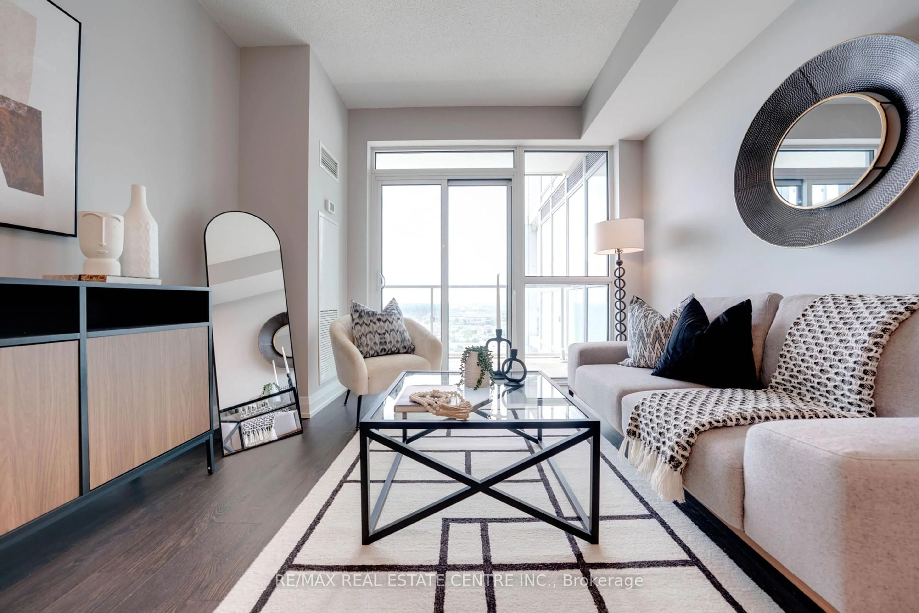 Living room with furniture, unknown for 65 Speers Rd #Lph 10, Oakville Ontario L6K 3V5