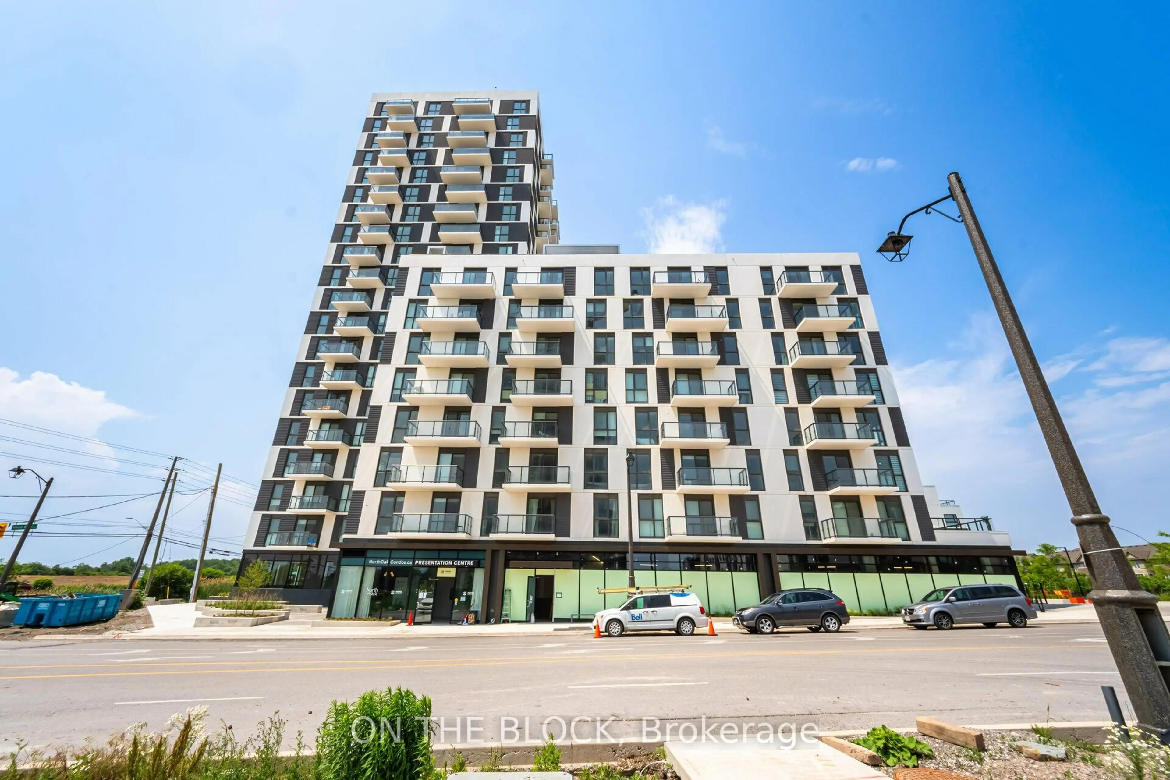Indoor foyer for 335 Wheat Boom Dr #317, Oakville Ontario L6H 7Y1