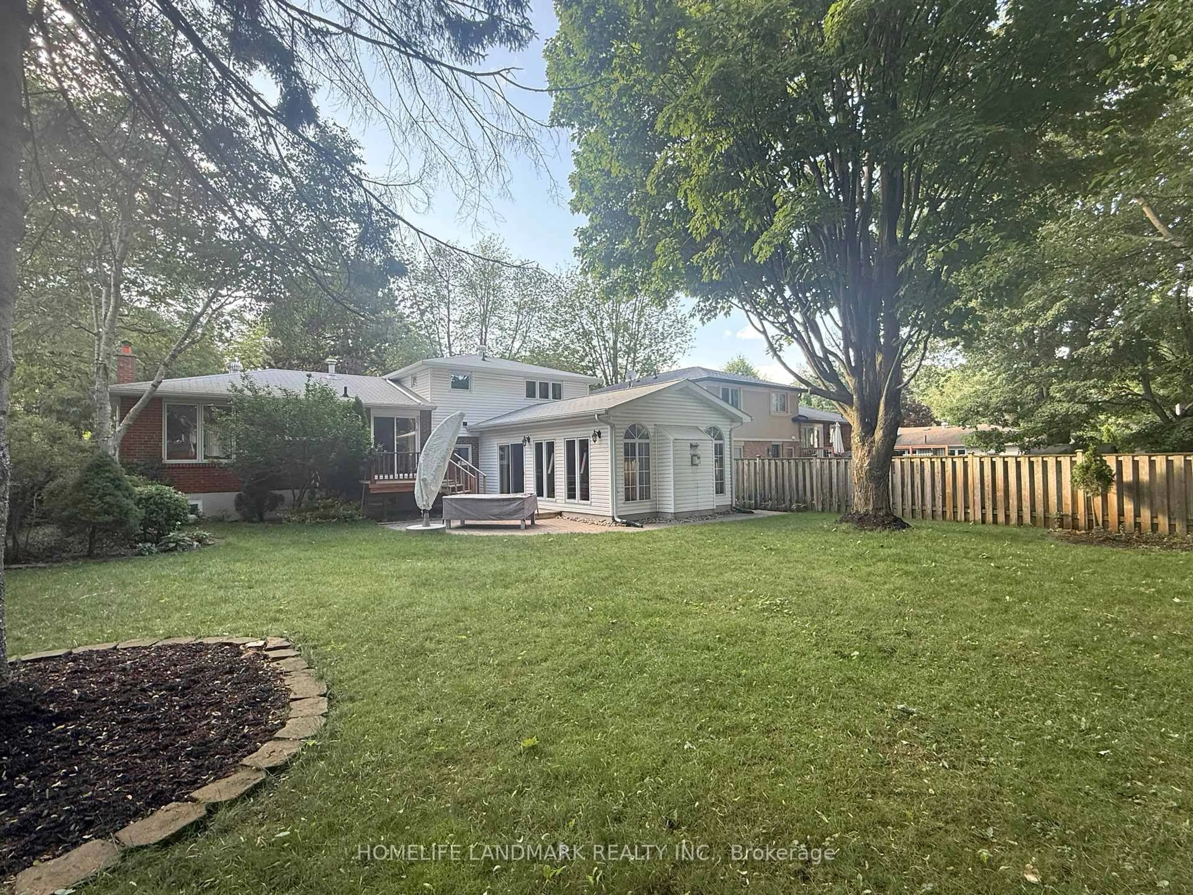 A pic from outside/outdoor area/front of a property/back of a property/a pic from drone, unknown for 228 Sunrise Cres, Oakville Ontario L6L 3L3
