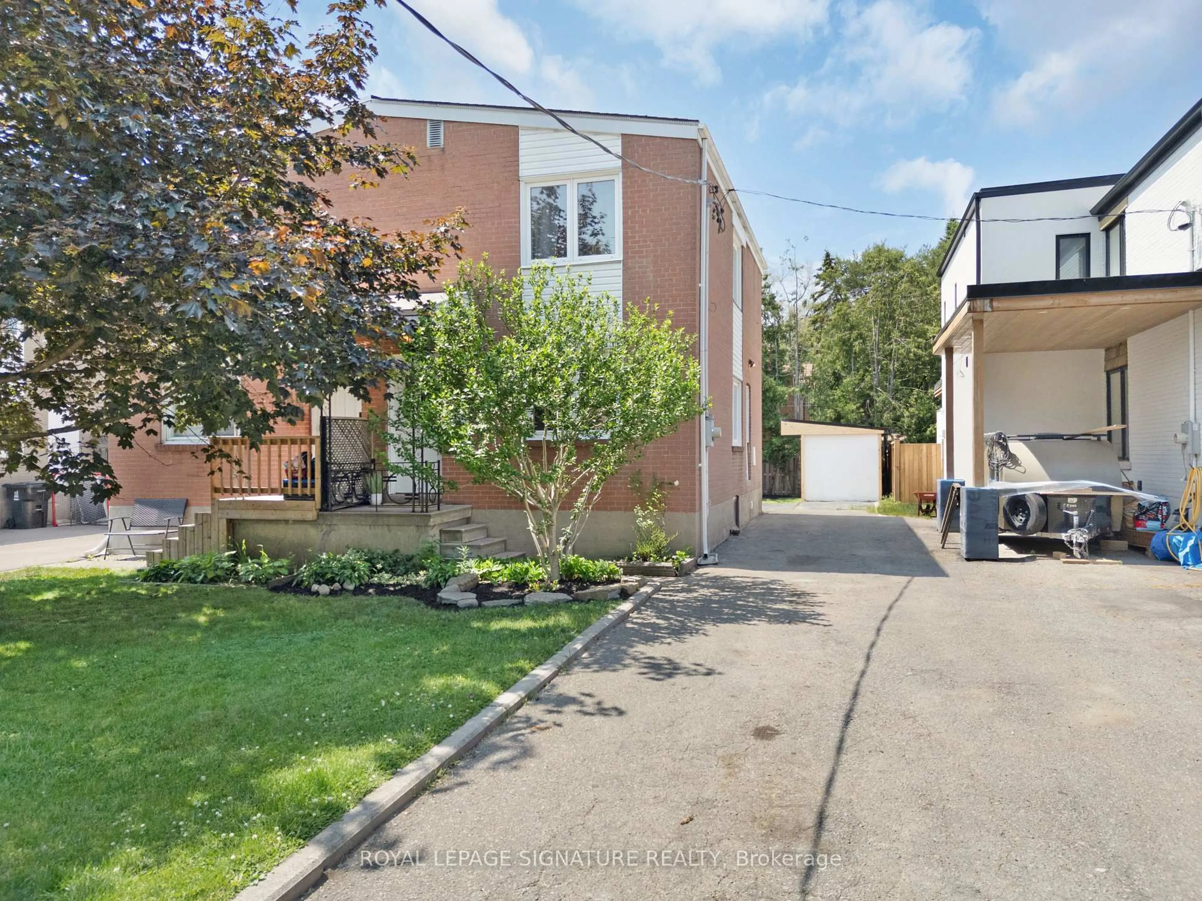 Unknown for 46 Van Stassen Blvd, Toronto Ontario M6S 2N5