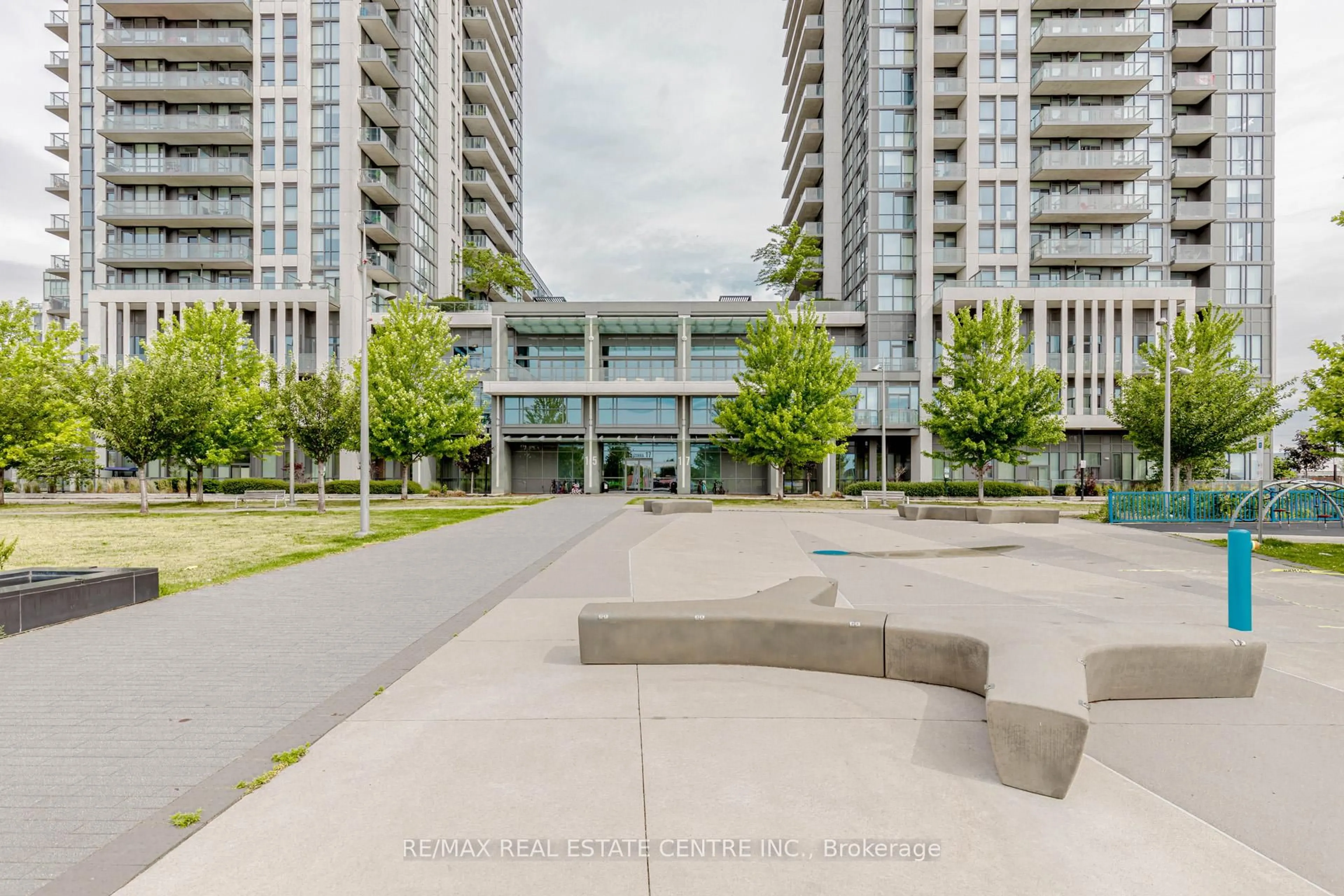 Unknown for 15 Zorra St #506, Toronto Ontario M8Z 0C1