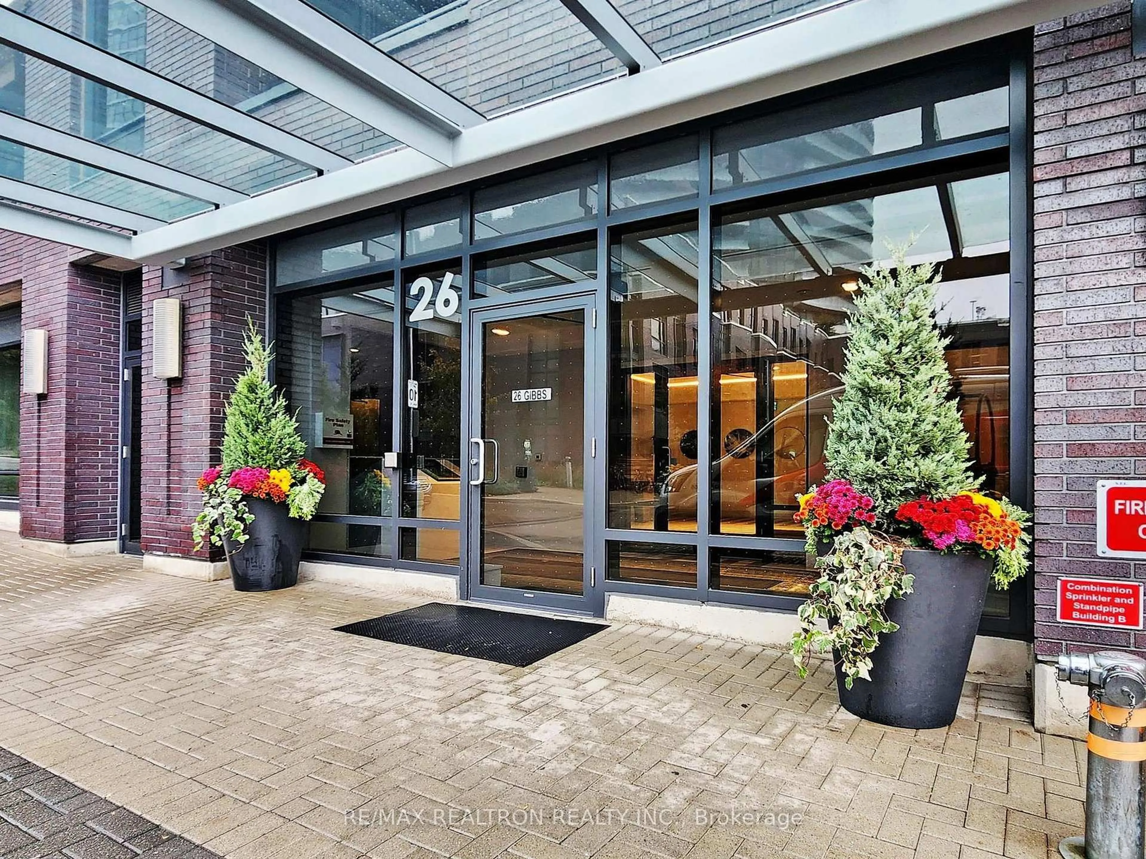 Indoor foyer for 26 Gibbs Rd #431, Toronto Ontario M9B 0E3