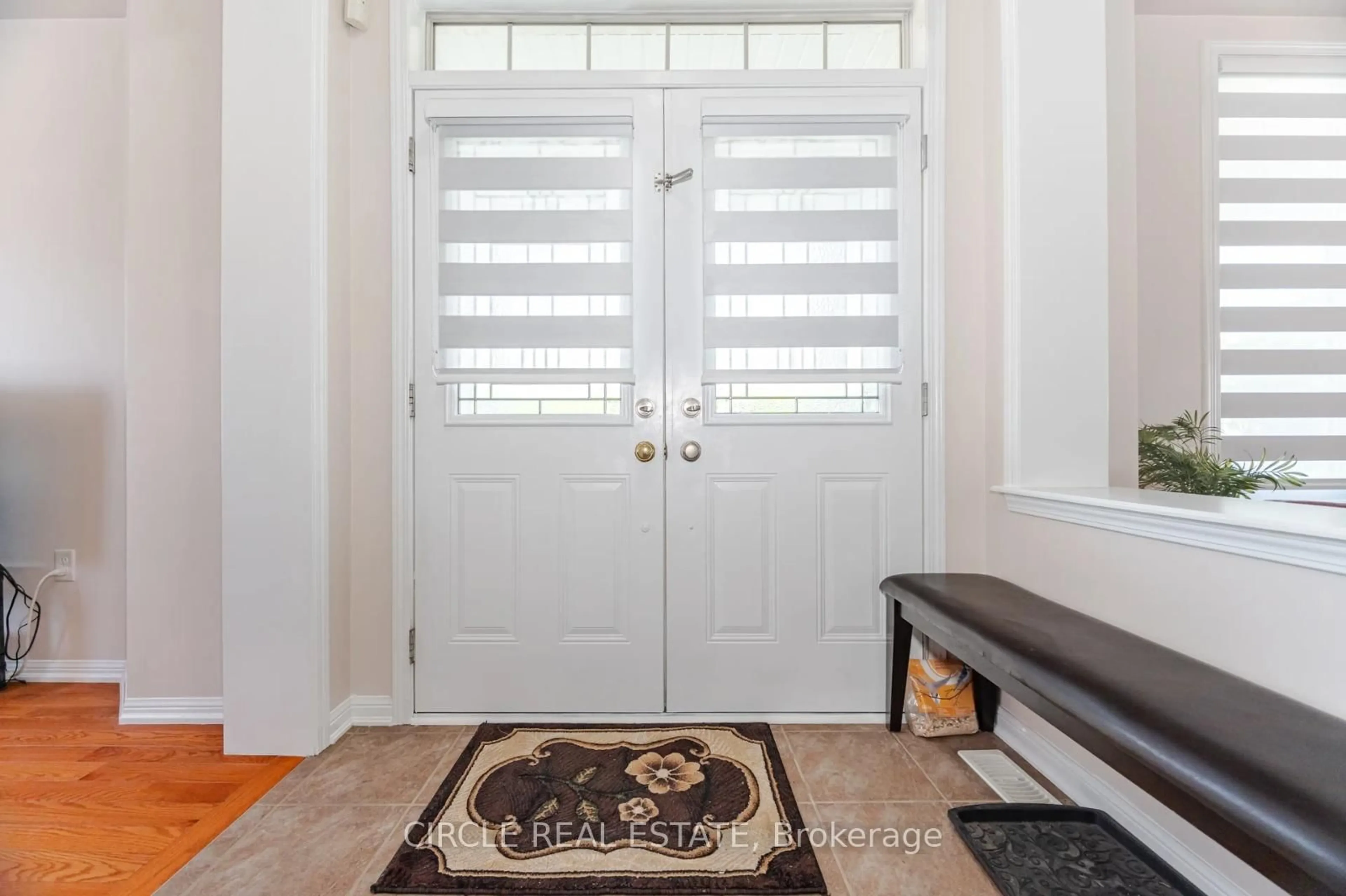 Indoor entryway for 1 Restless Gate, Brampton Ontario L6P 3C4