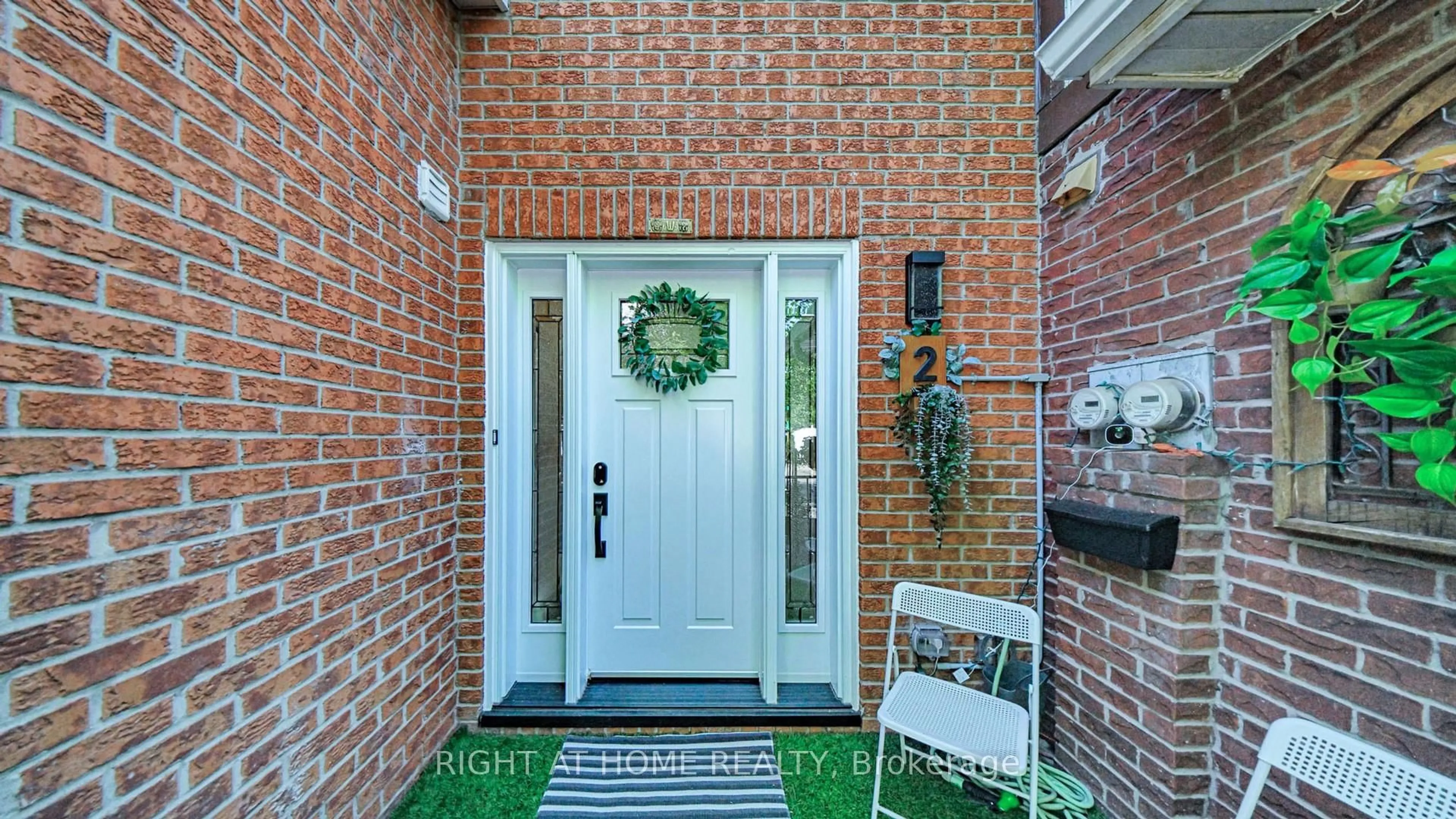 Indoor entryway for 4193 Longmoor Dr #2, Burlington Ontario L7L 5J9