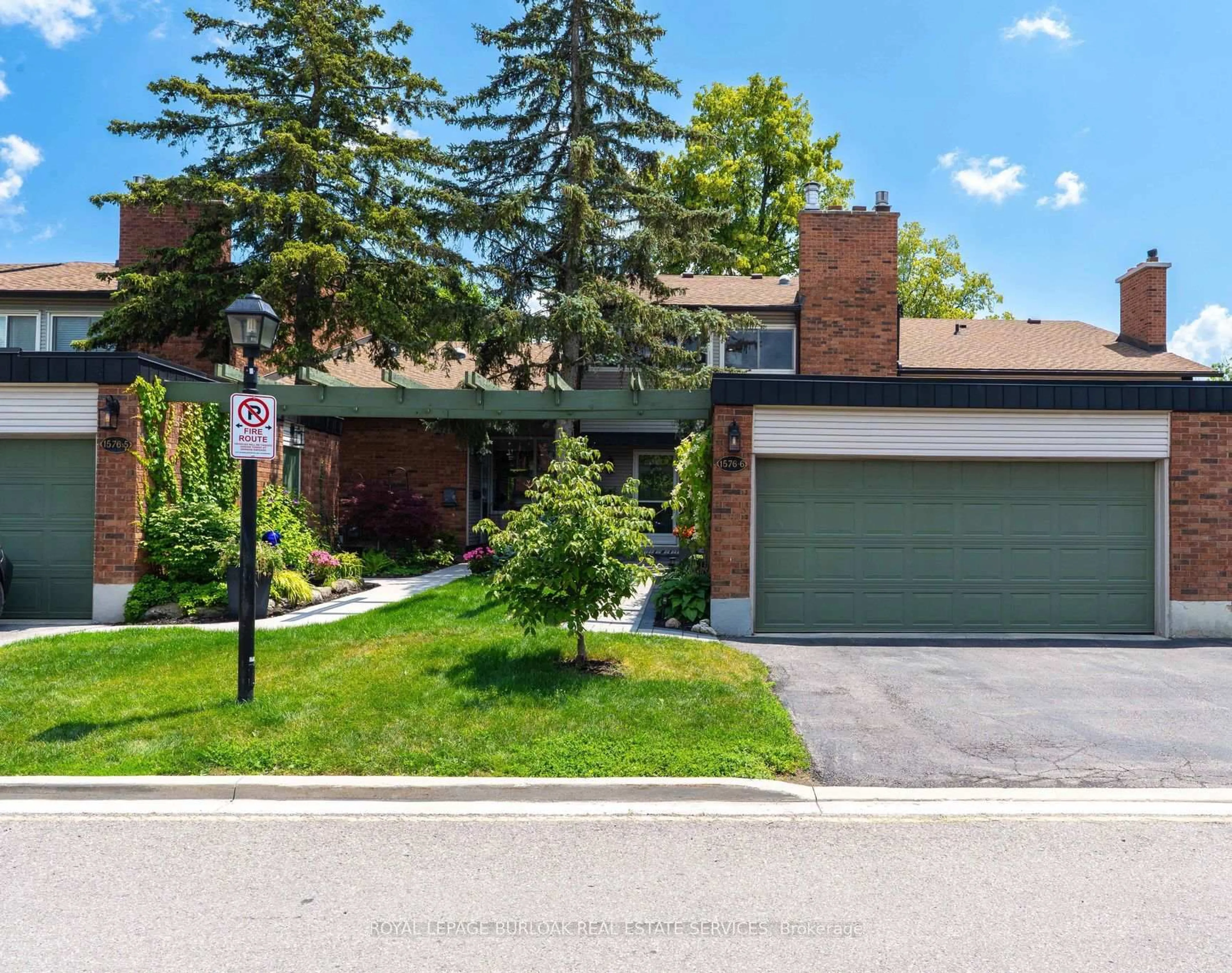 Home with brick exterior material, street for 1576 Kerns Rd #6, Burlington Ontario L7P 3A7