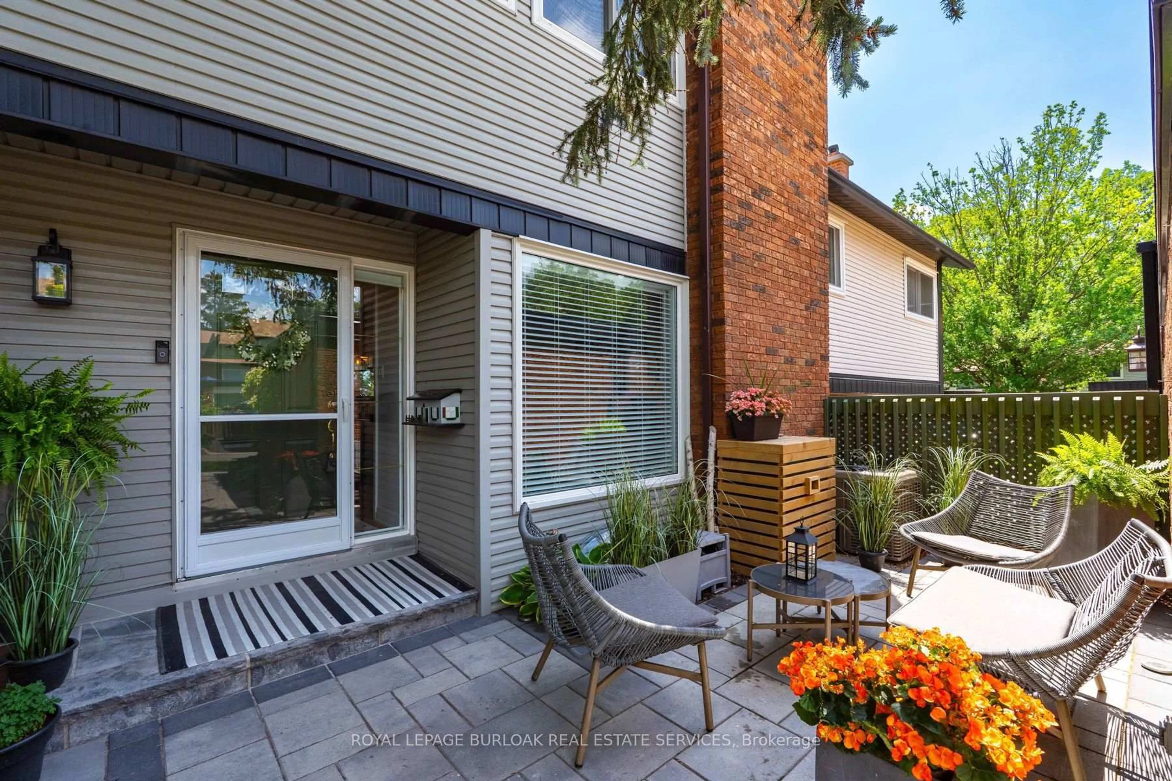 Home with brick exterior material, street for 1576 Kerns Rd #6, Burlington Ontario L7P 3A7