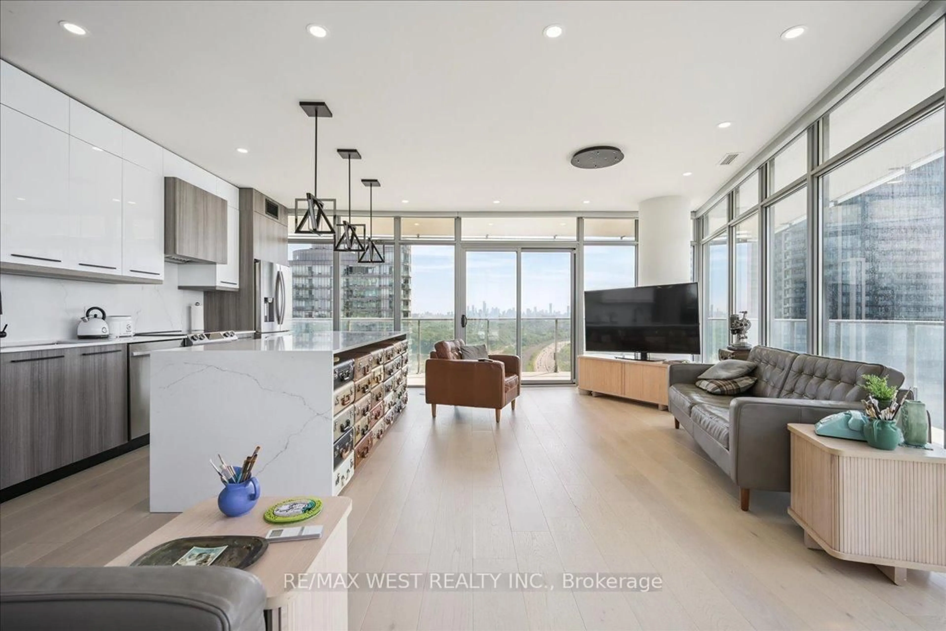 Living room with furniture, unknown for 103 The Queensway #2304, Toronto Ontario M6S 5B3