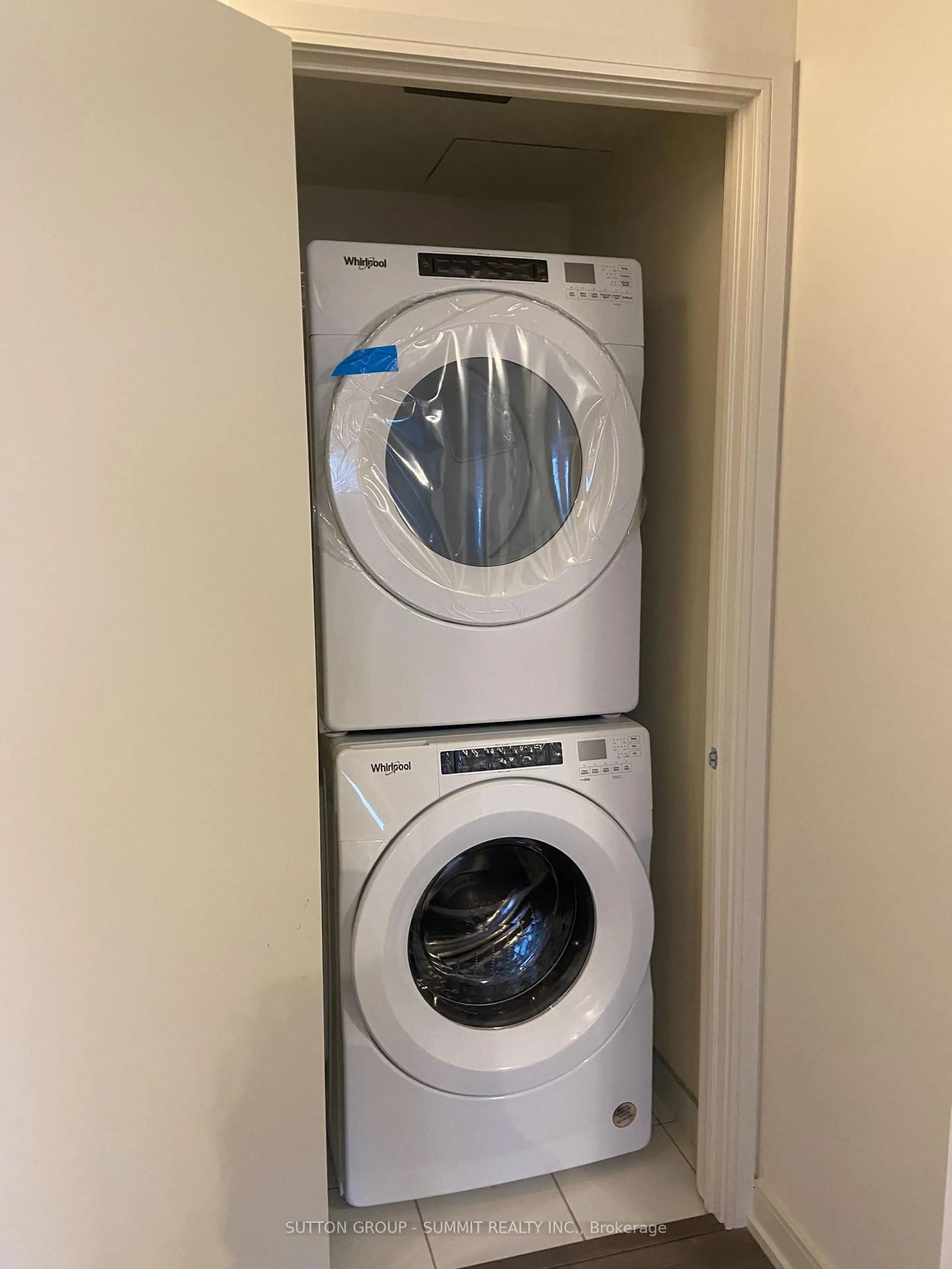 Laundry room for 8010 DERRY Rd #902, Milton Ontario L9T 3L3