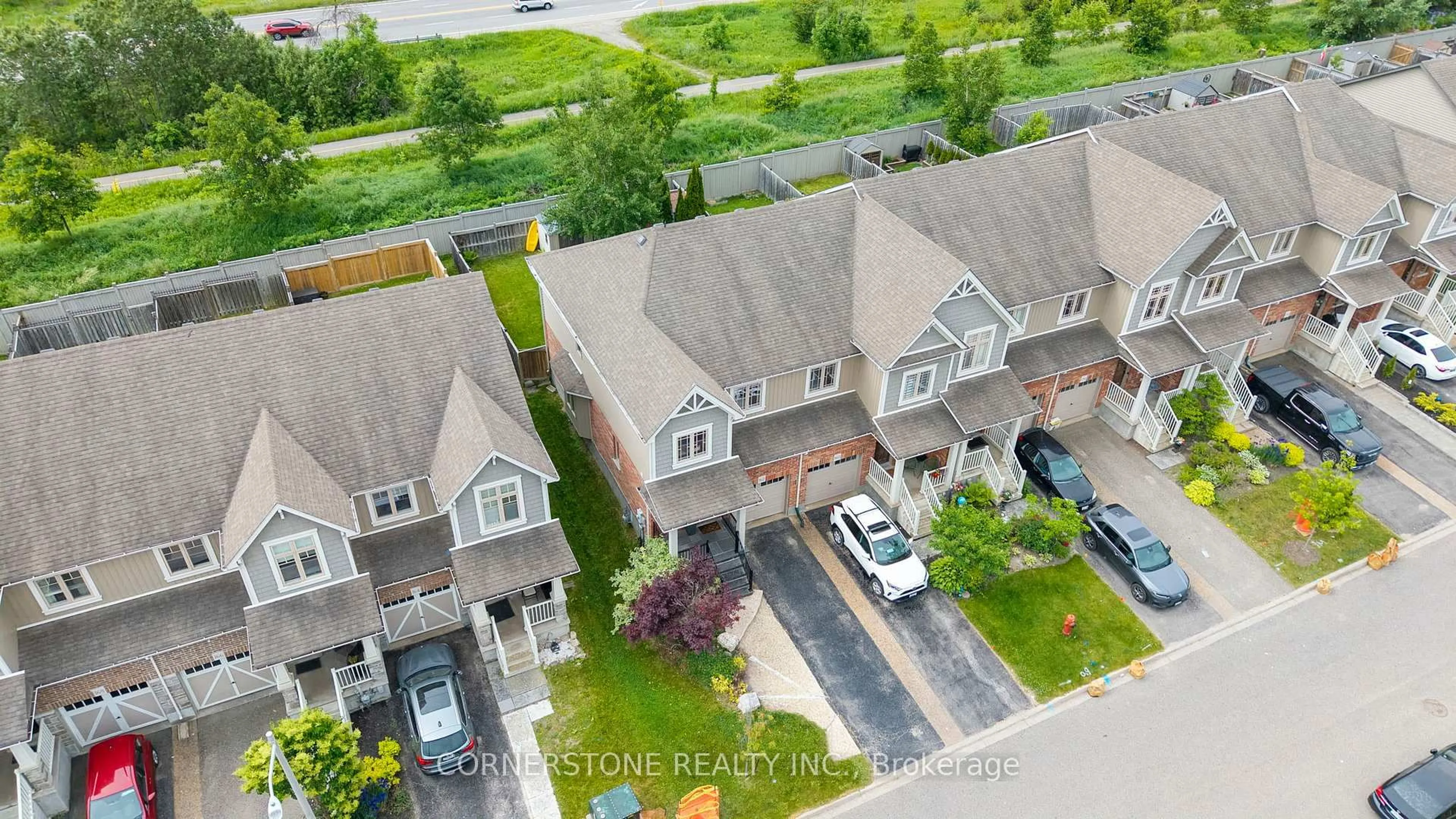 A pic from outside/outdoor area/front of a property/back of a property/a pic from drone, street for 162 Preston Dr, Orangeville Ontario L9W 0C9