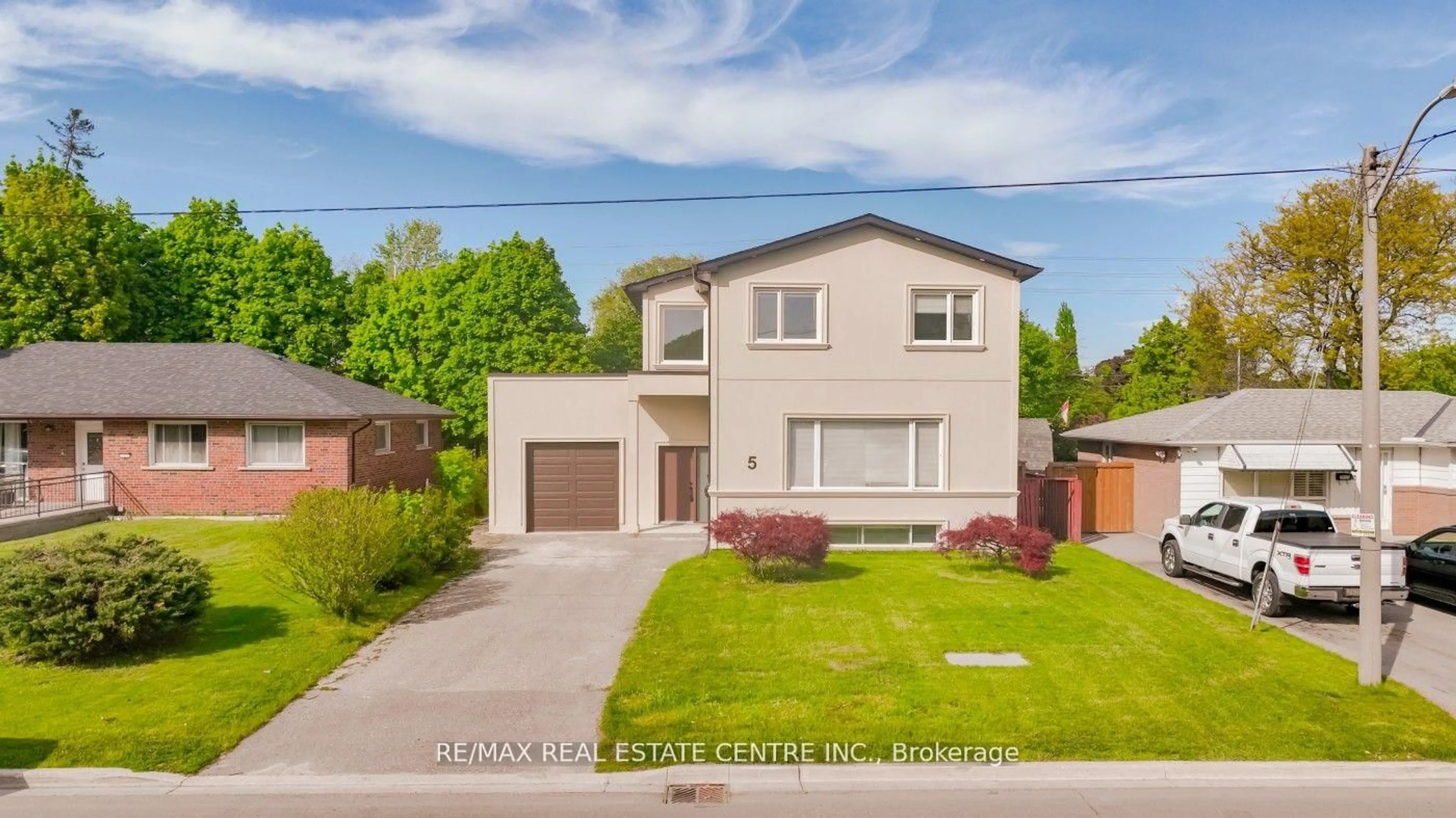 Home with brick exterior material, street for 5 Autumn Blvd, Brampton Ontario L6T 2V3