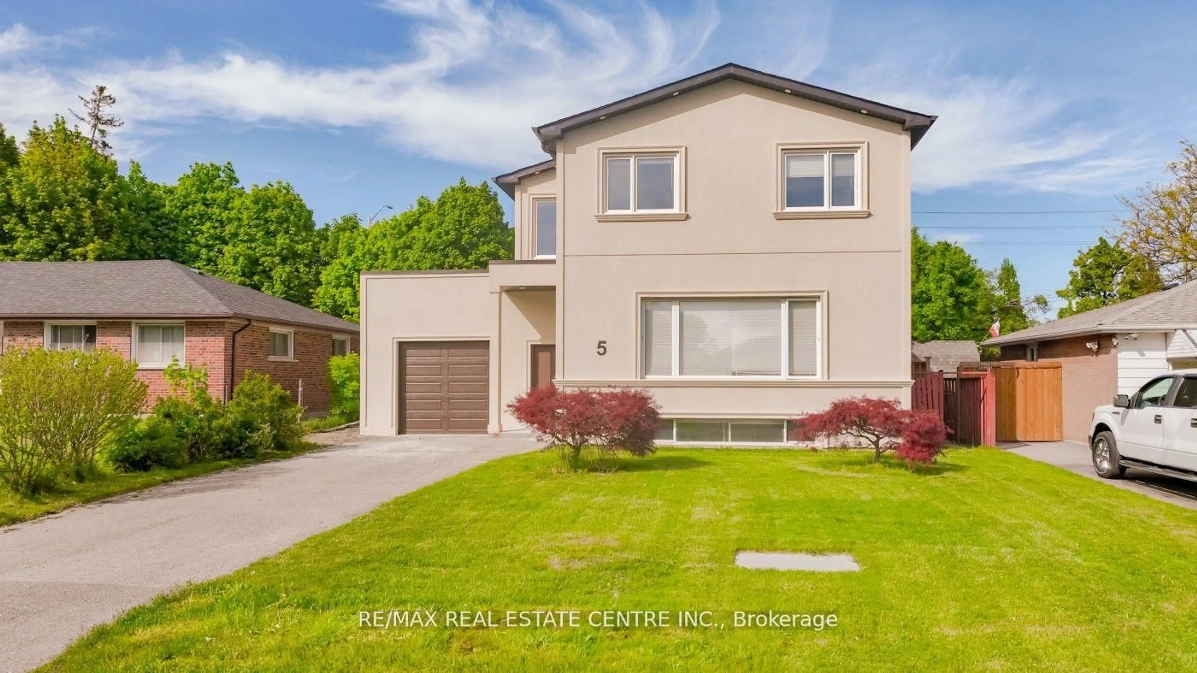 Home with brick exterior material, street for 5 Autumn Blvd, Brampton Ontario L6T 2V3