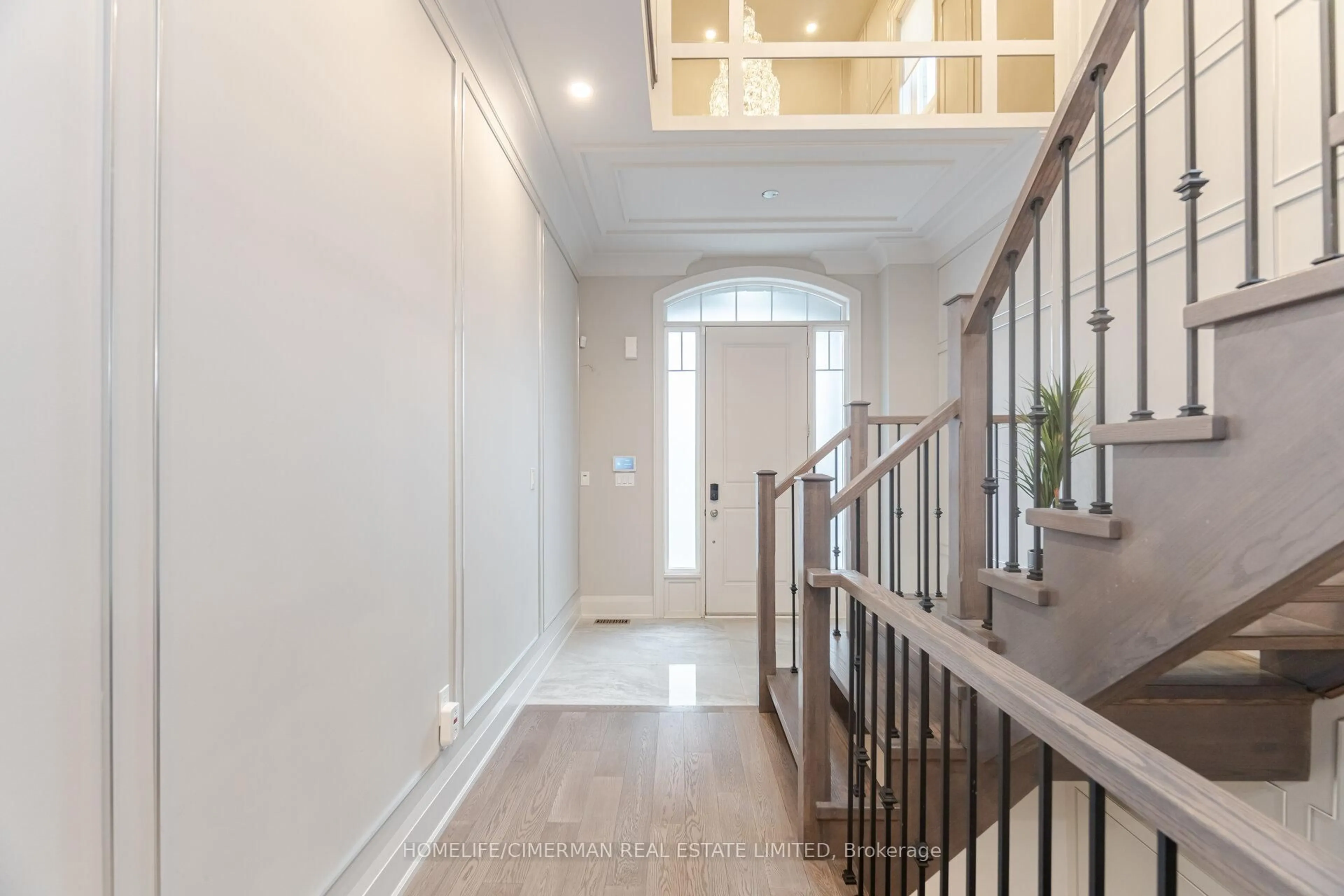 Indoor foyer for 3414 Post Rd, Oakville Ontario L6H 0Z2