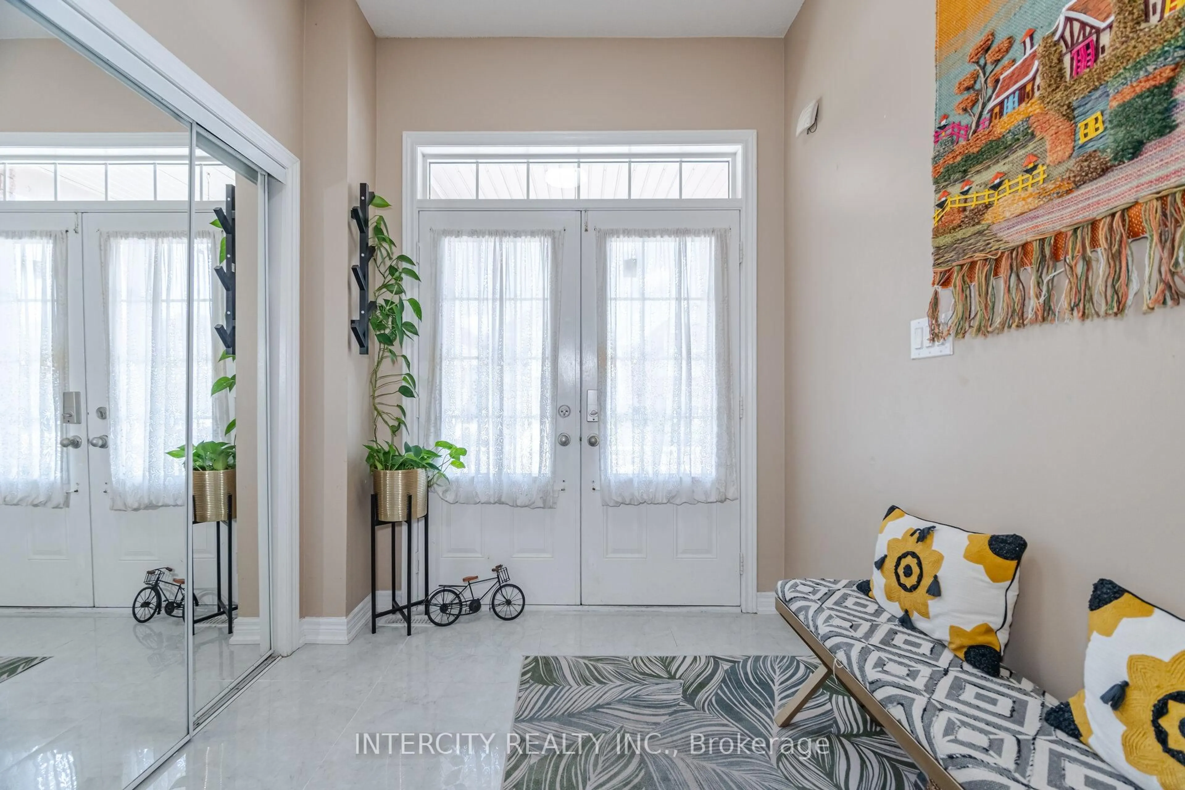 Indoor entryway for 30 Pape Dr, Brampton Ontario L6R 0G4