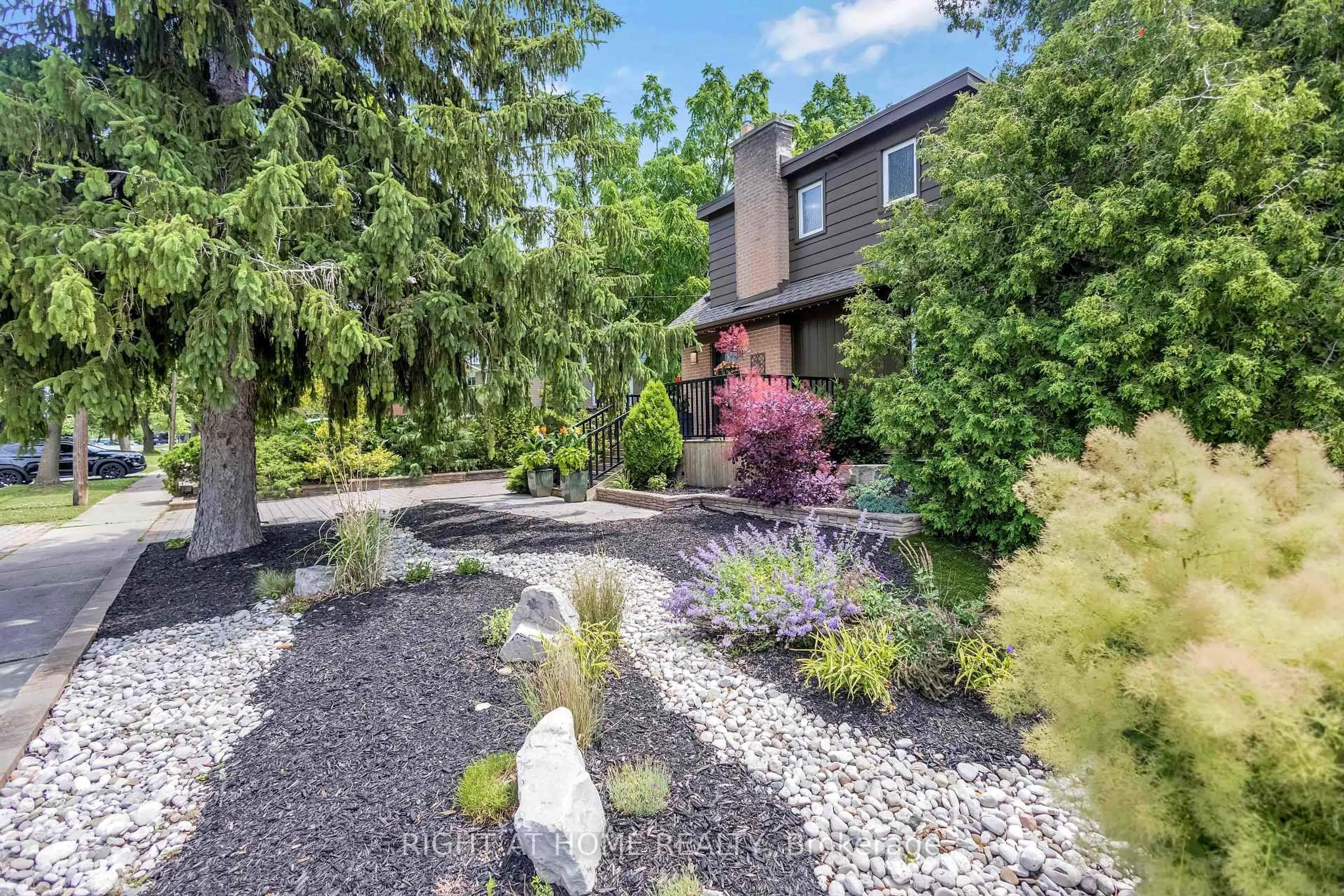 Unknown for 2330 Parkway Dr, Burlington Ontario L7P 1T5