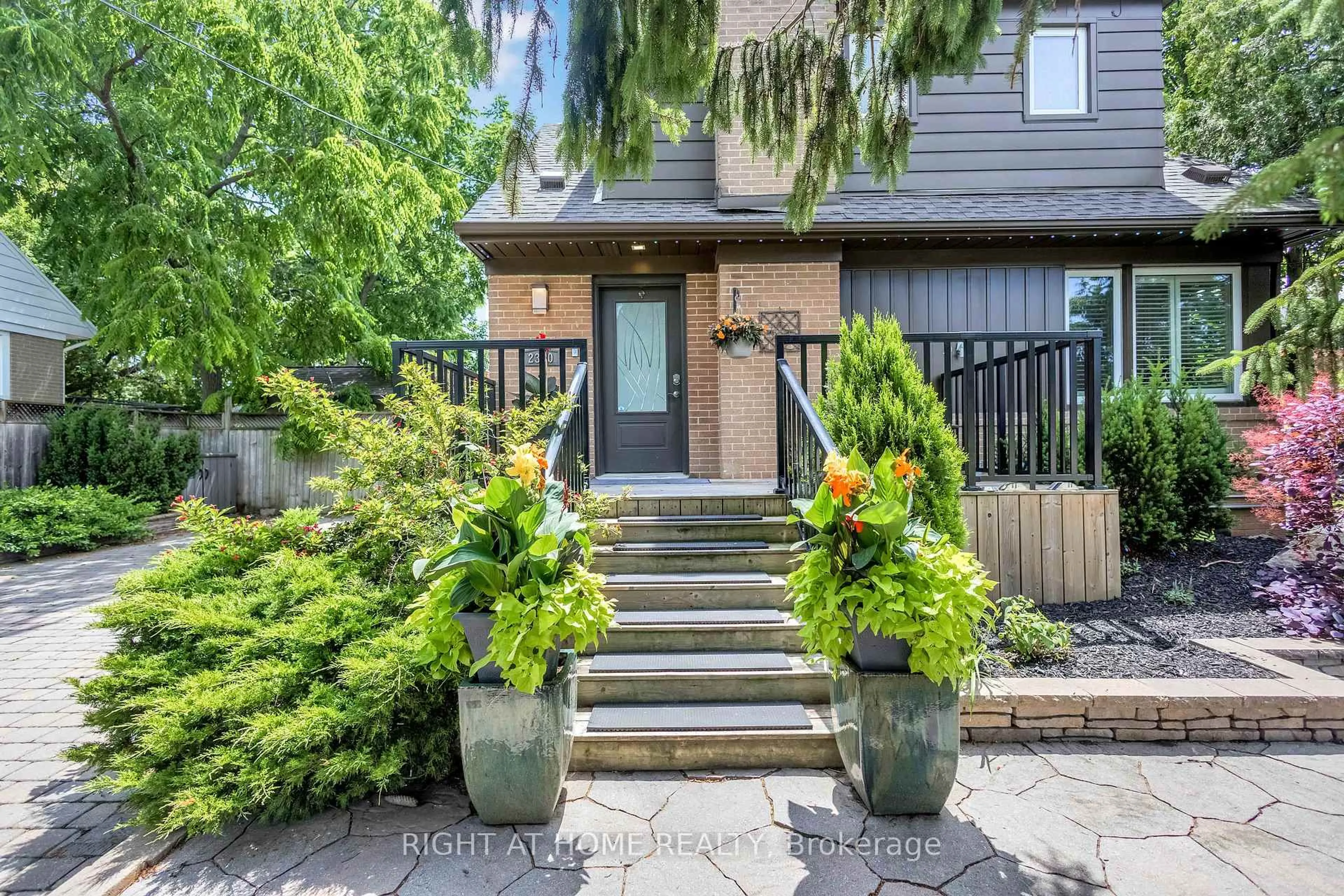 Unknown for 2330 Parkway Dr, Burlington Ontario L7P 1T5