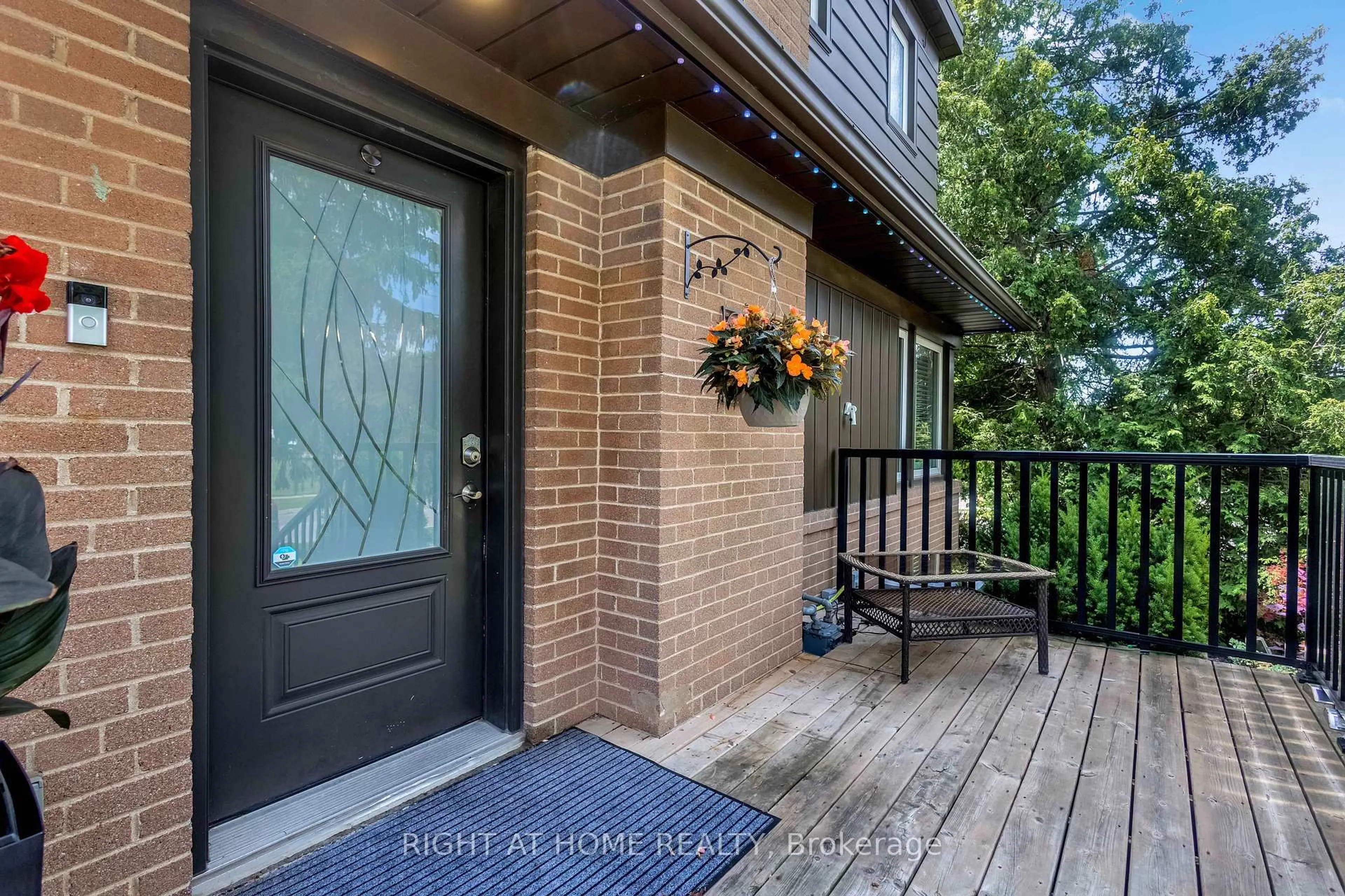 Unknown for 2330 Parkway Dr, Burlington Ontario L7P 1T5