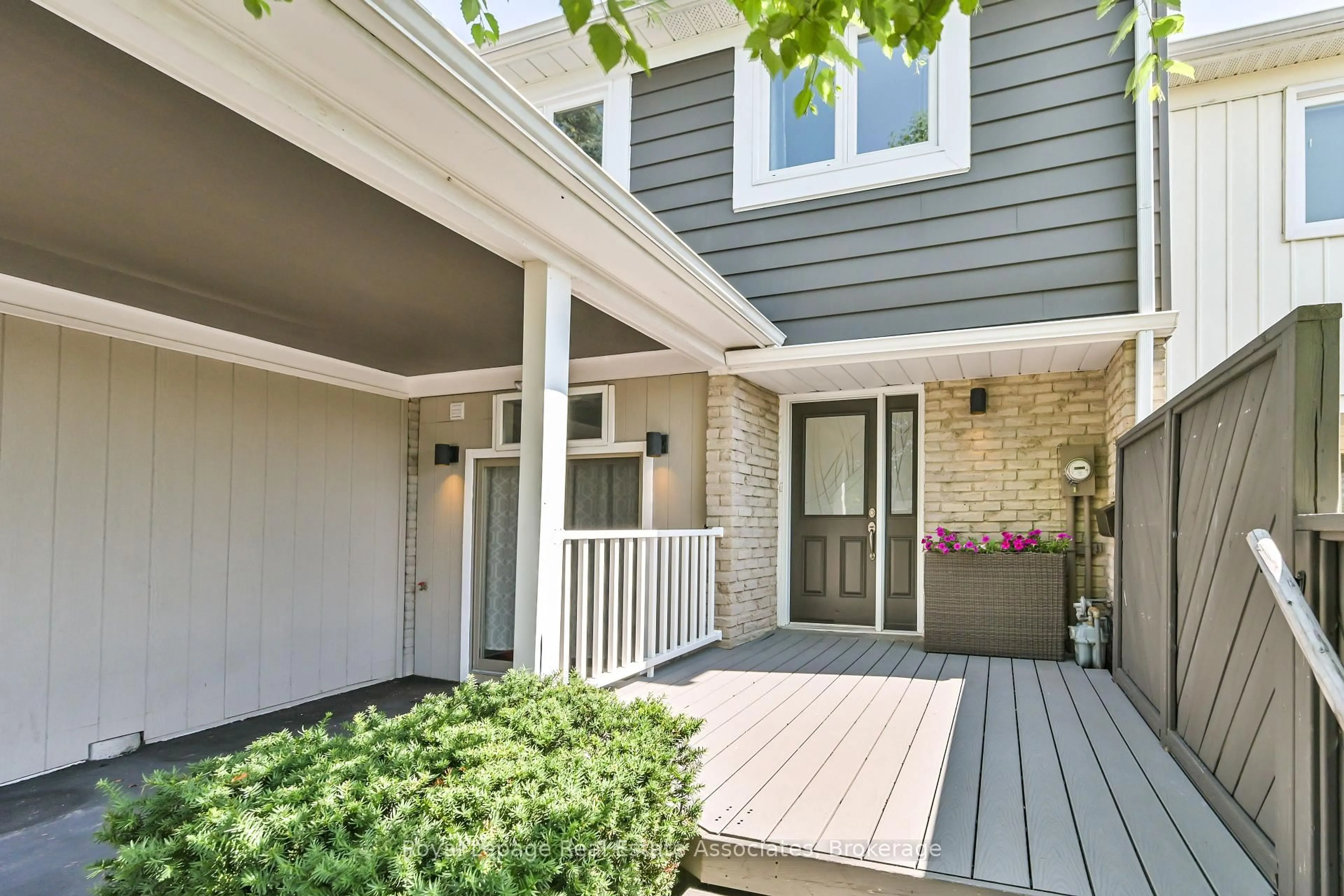 Home with vinyl exterior material, street for 252 Royal Salisbury Way, Brampton Ontario L6V 3H4