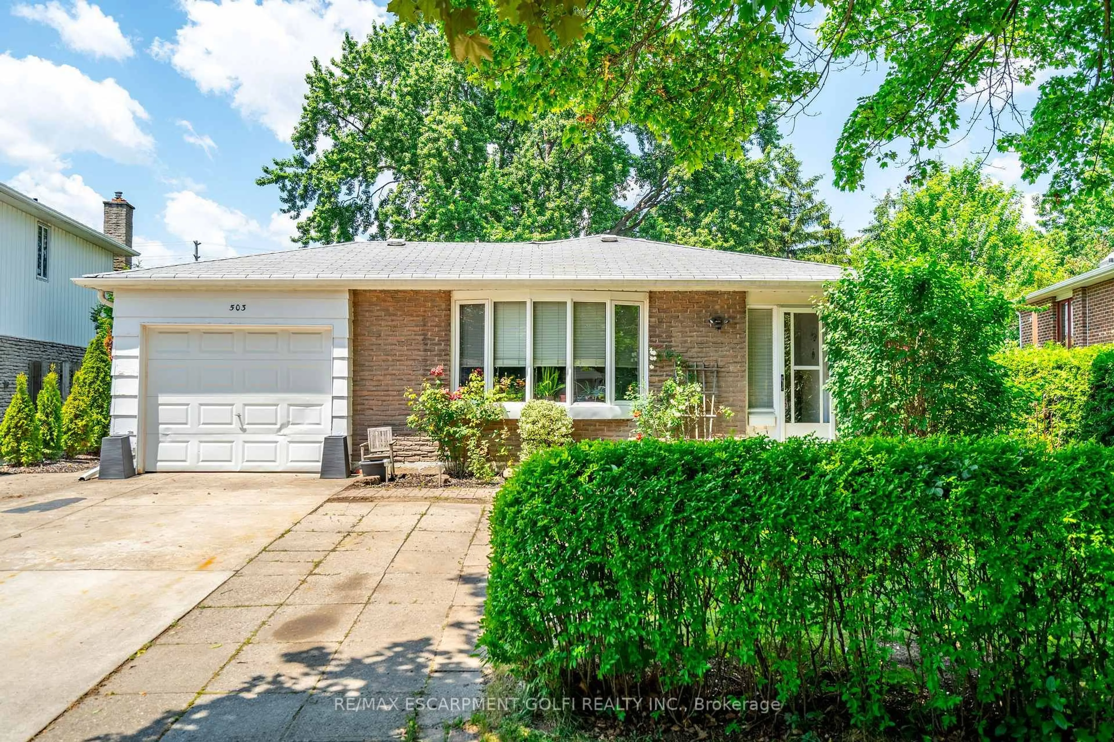 Home with vinyl exterior material, street for 503 Bohemia Cres, Oakville Ontario L6J 2K7