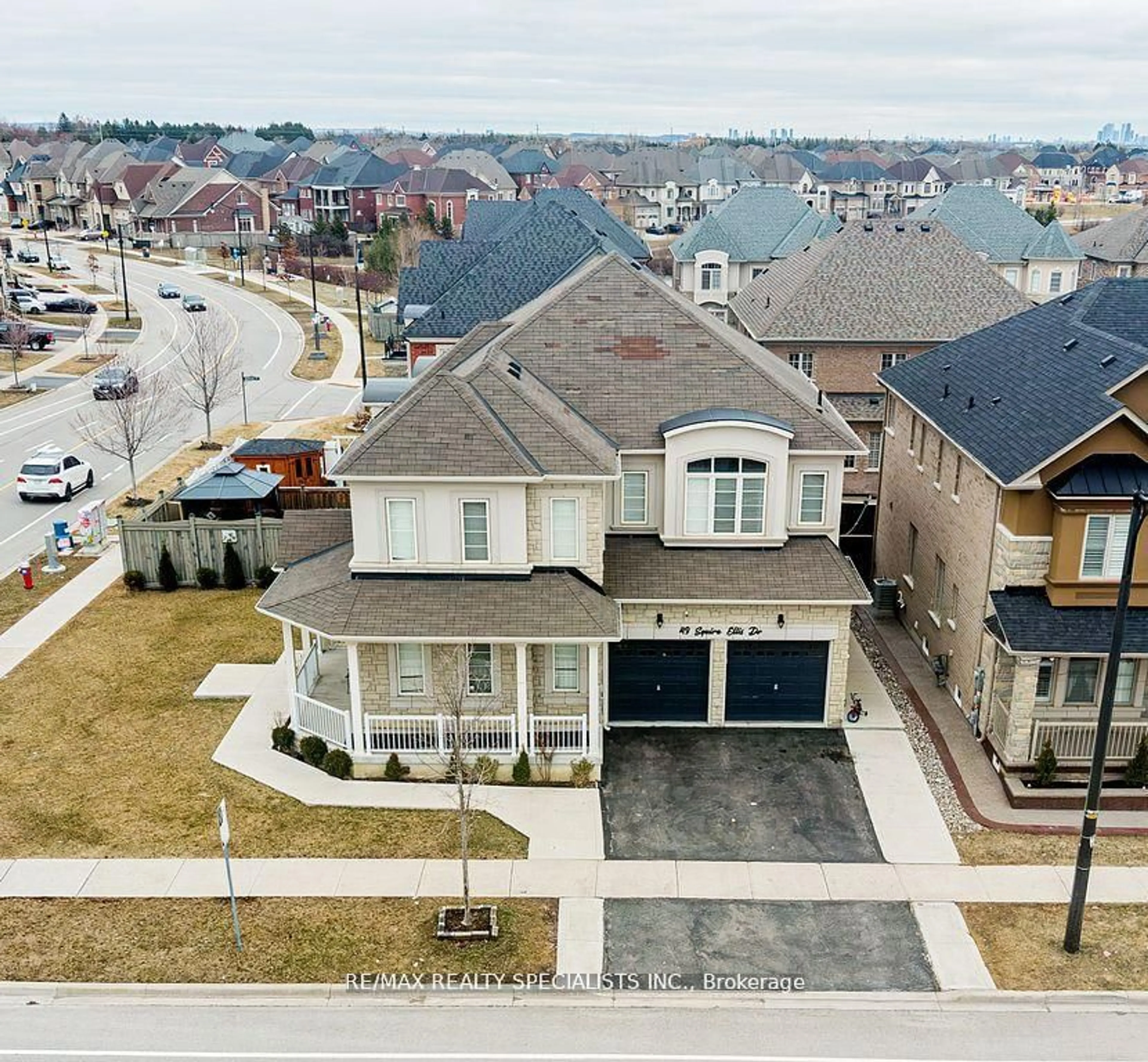 A pic from outside/outdoor area/front of a property/back of a property/a pic from drone, street for 49 Squire Ellis Dr, Brampton Ontario L6P 4C2