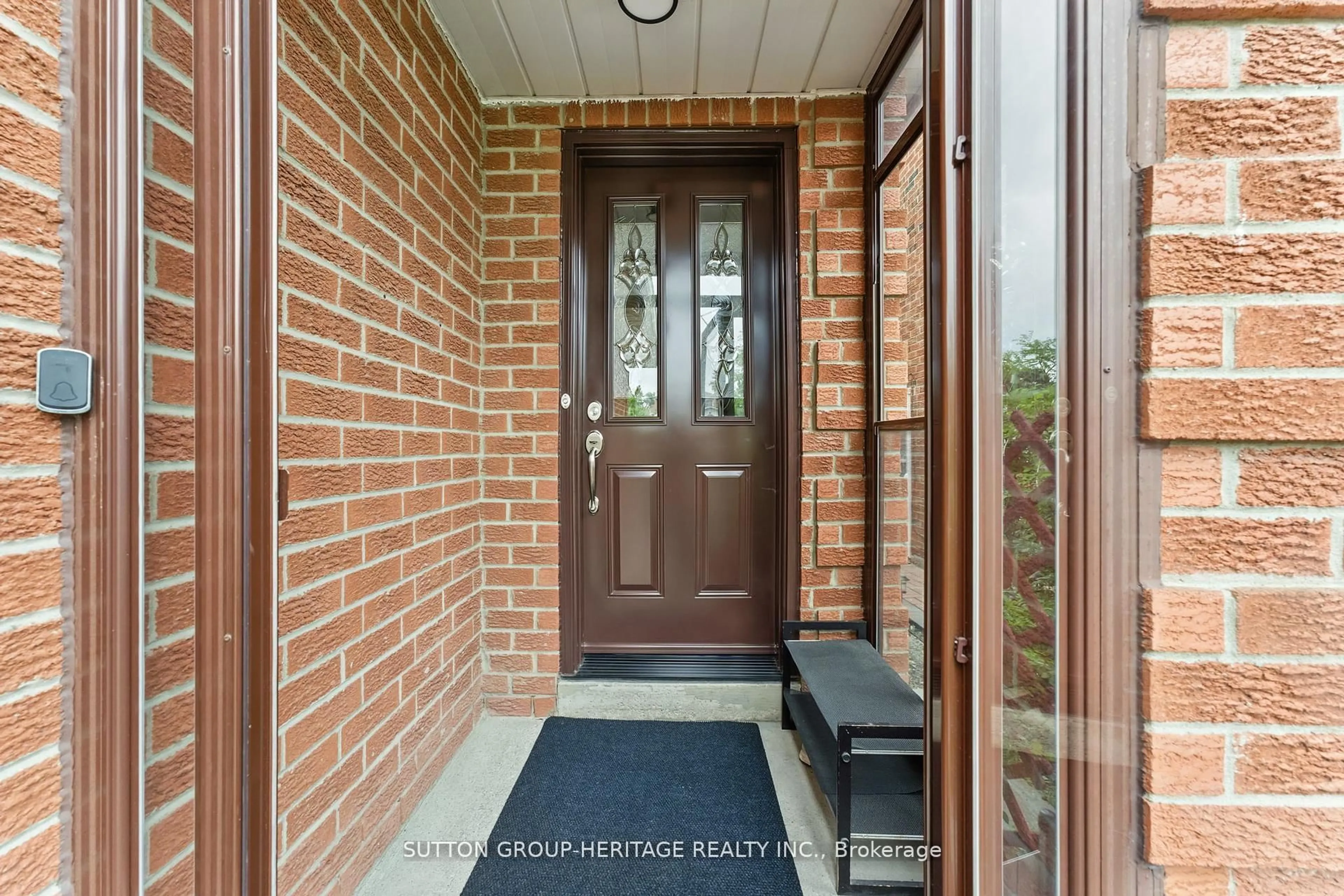 Indoor entryway for 45 Wildercroft Ave, Brampton Ontario L6V 4E9