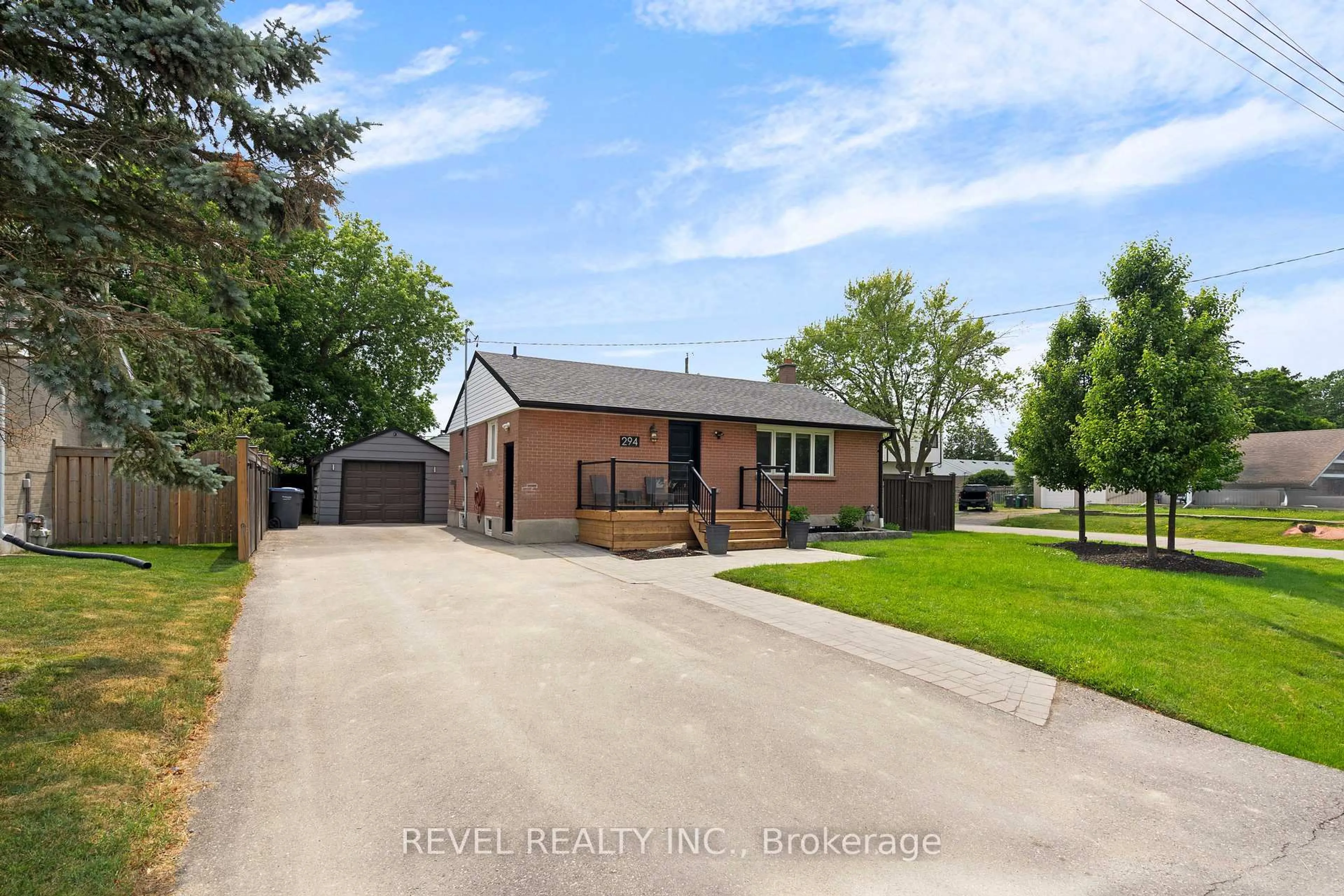 Unknown for 294 Henderson St, Caledon Ontario L7E 4X8