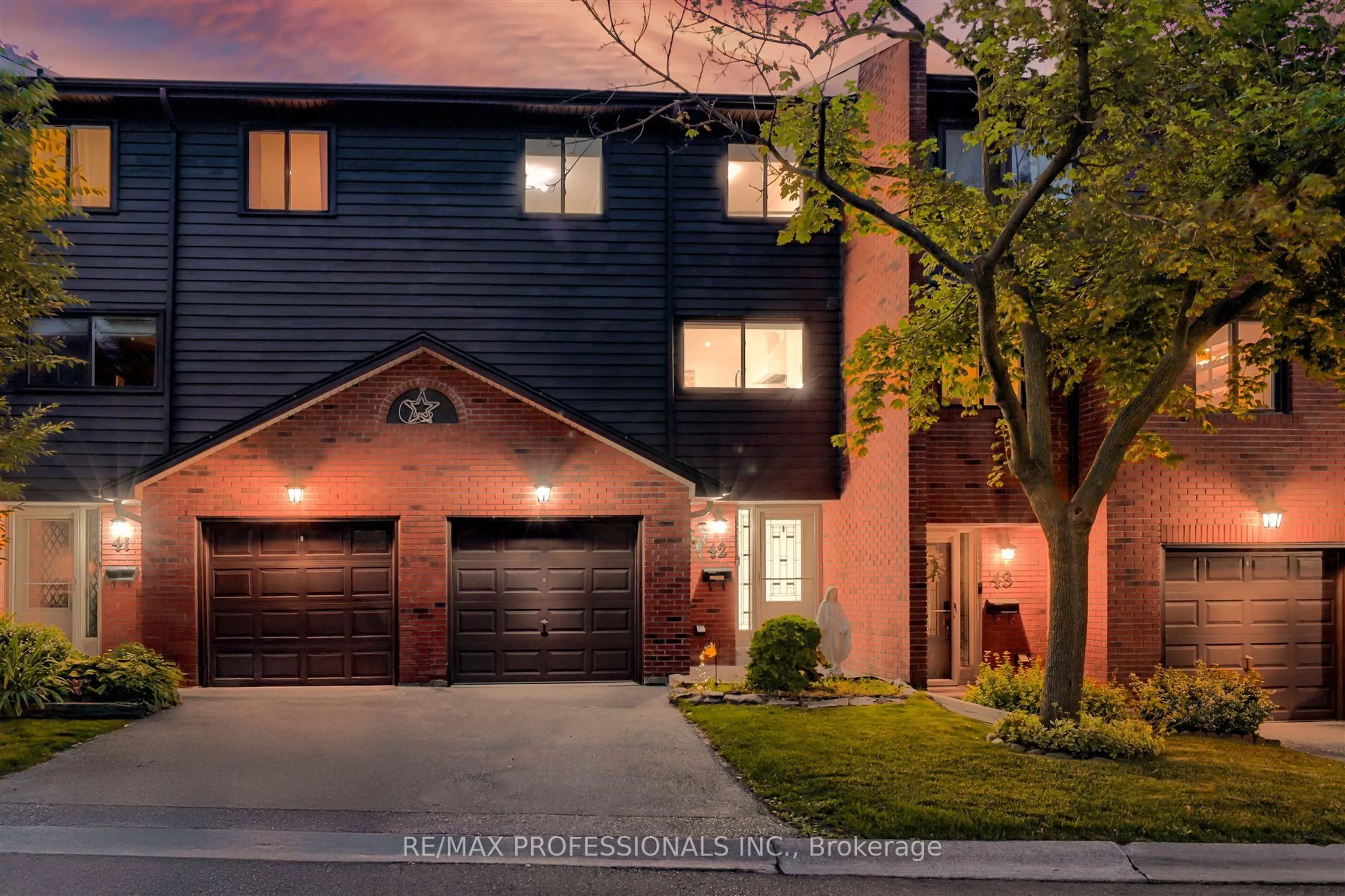 Home with brick exterior material, street for 4165 Fieldgate Dr #42, Mississauga Ontario L4W 2M9
