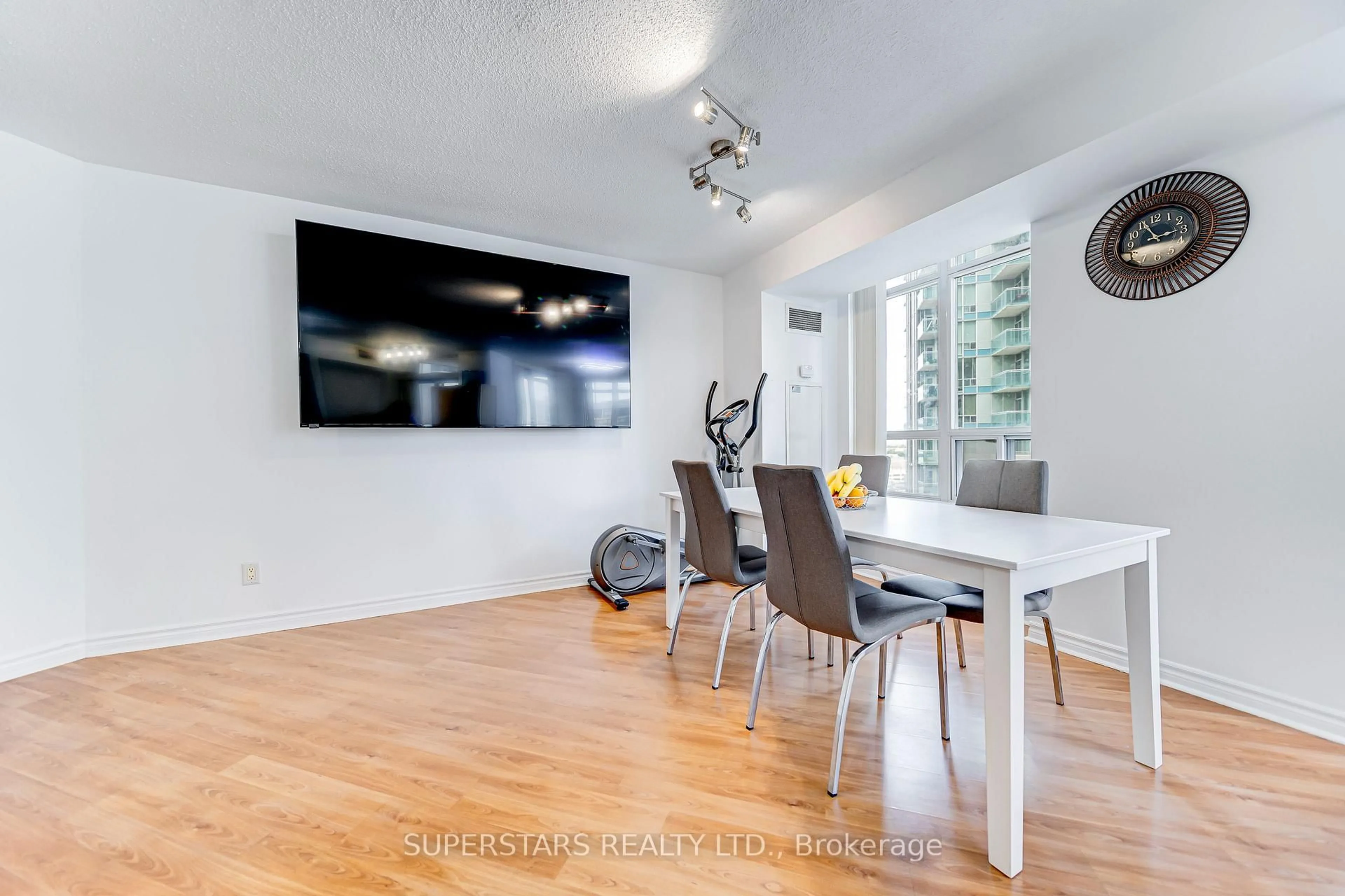 Unknown for 3888 Duke Of York Blvd #1225, Mississauga Ontario L5B 4P5