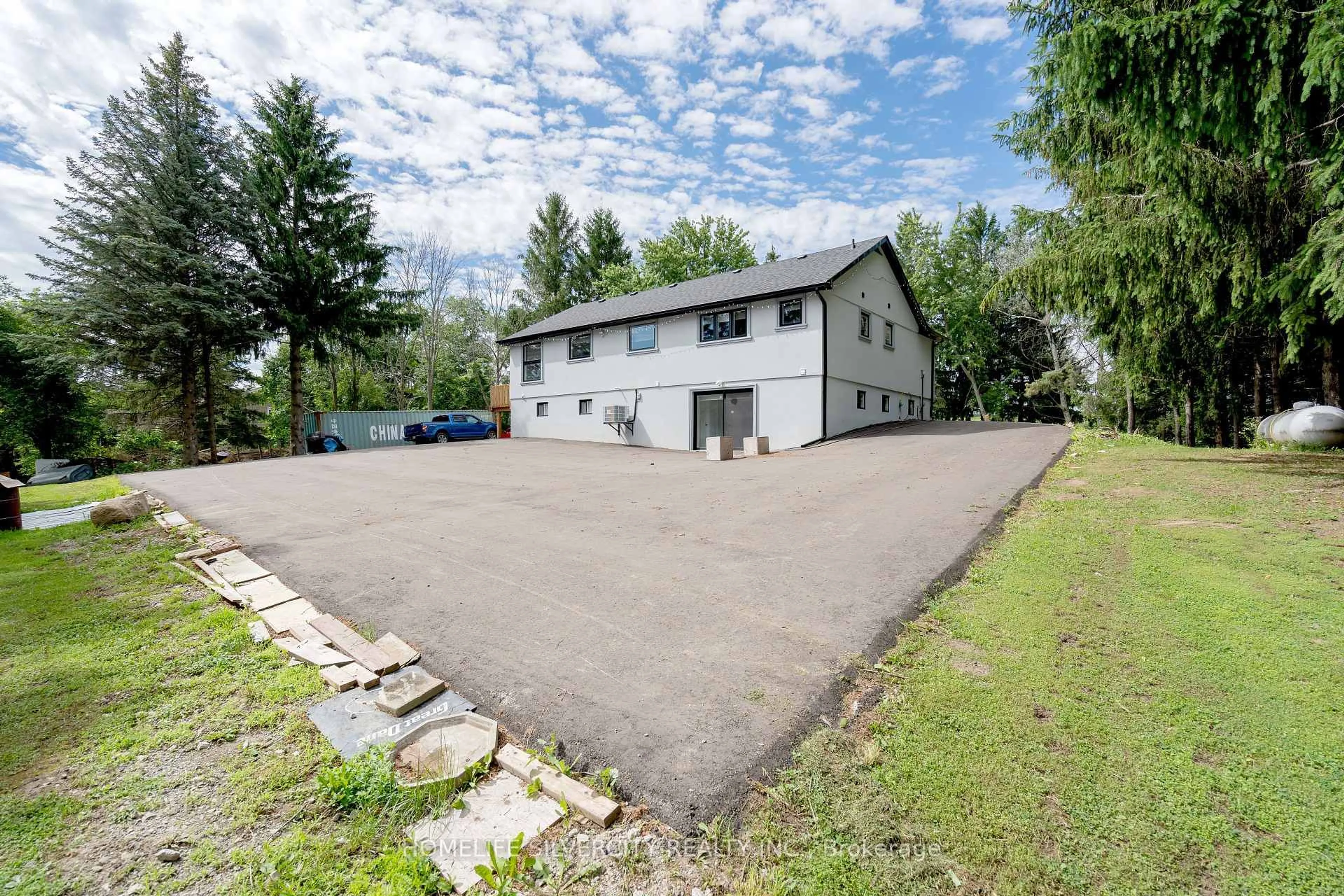 A pic from outside/outdoor area/front of a property/back of a property/a pic from drone, unknown for 15553 The Gore Rd, Caledon Ontario L7E 0X3