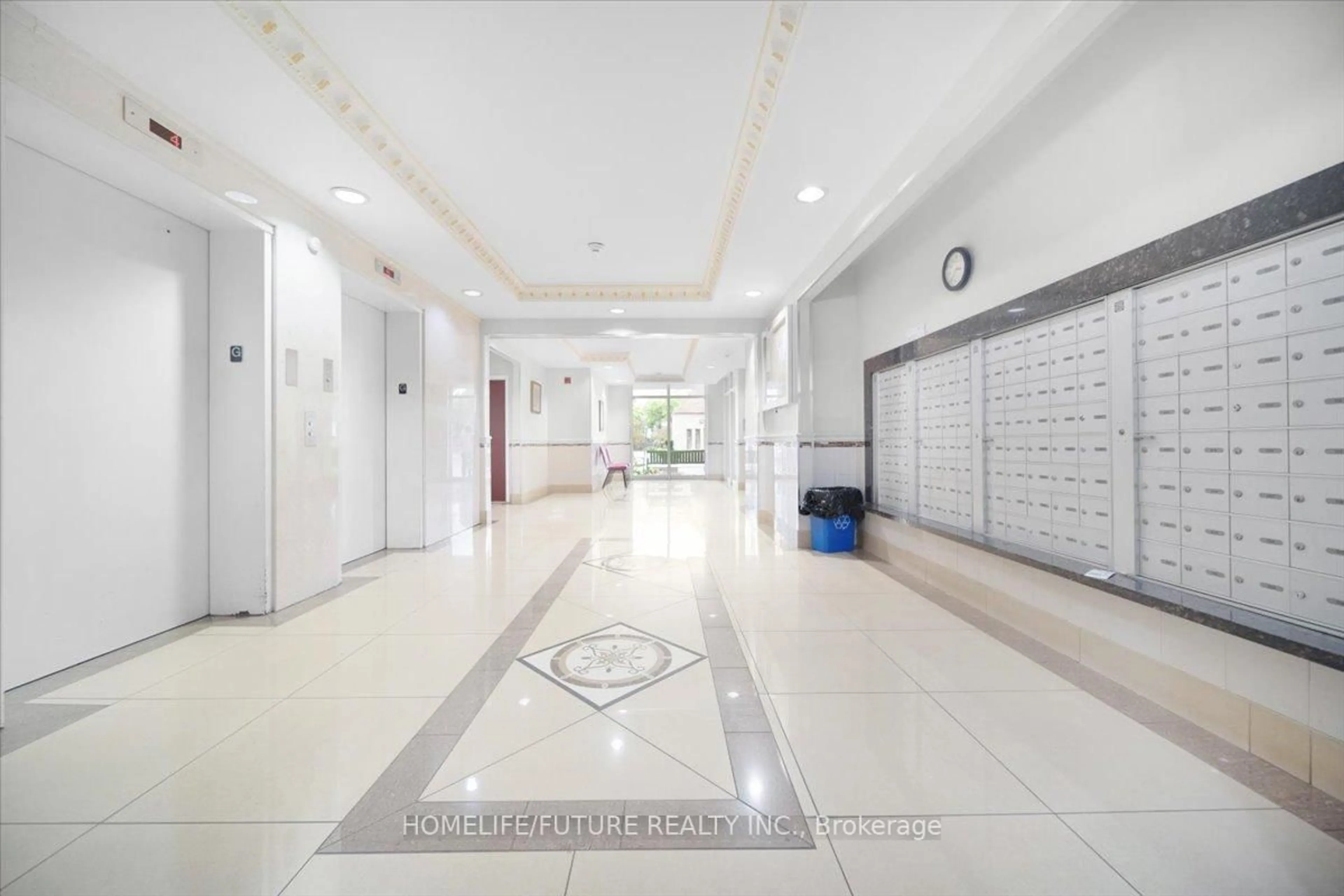 Indoor foyer for 7405 Goreway Dr #103, Mississauga Ontario L4T 0A3