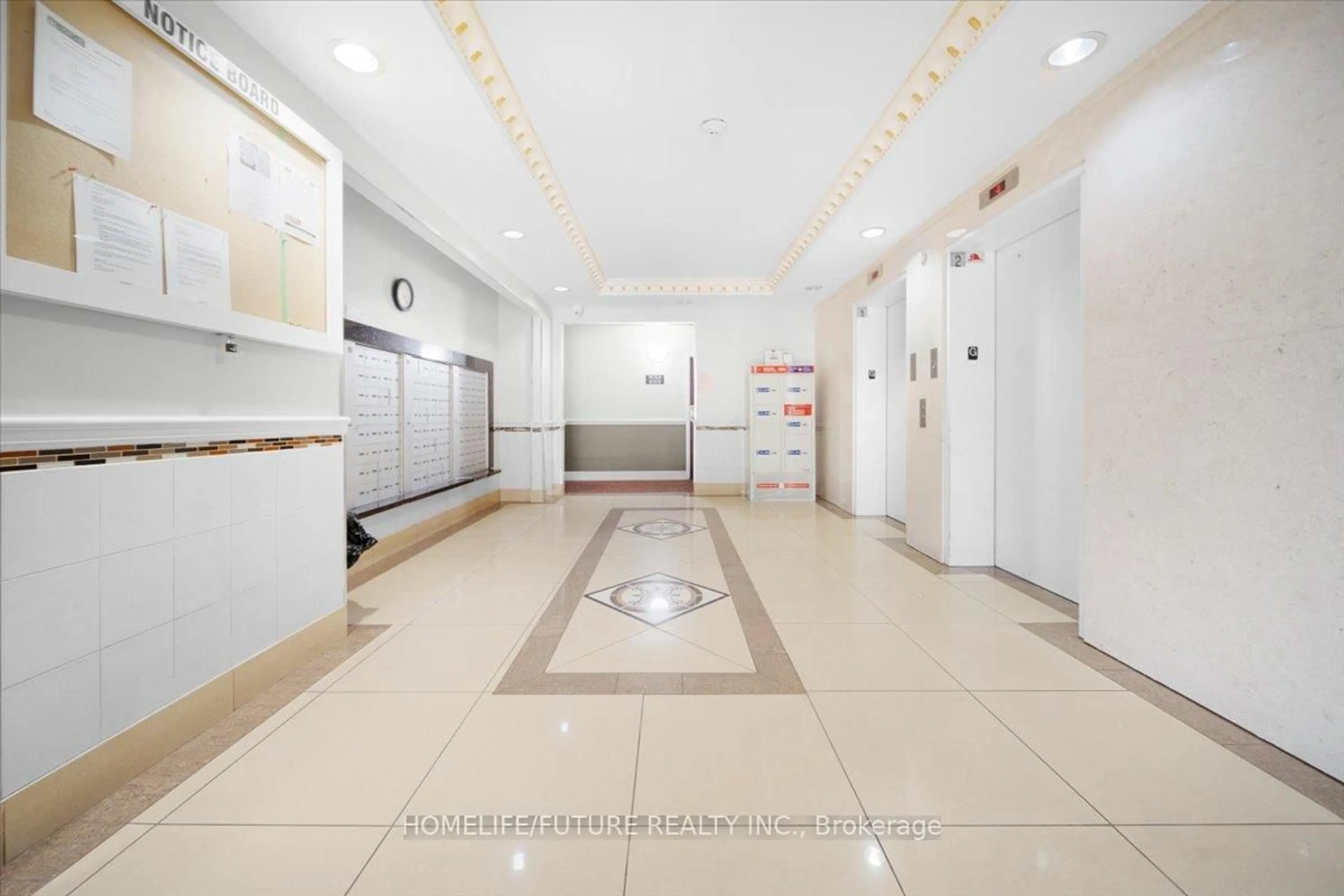 Indoor foyer for 7405 Goreway Dr #103, Mississauga Ontario L4T 0A3