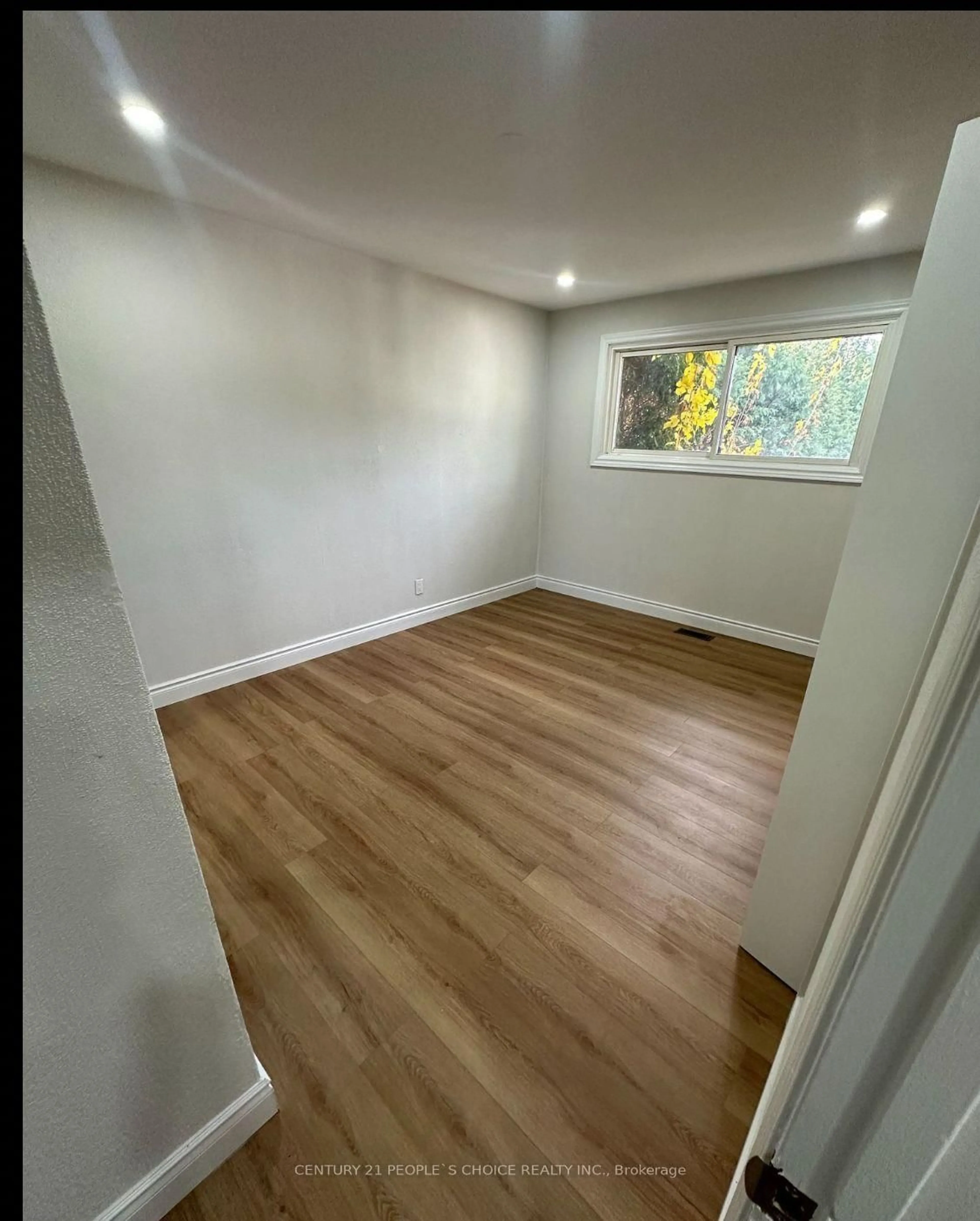 A pic of a room for 608 Thornwood Ave, Burlington Ontario L7N 3B8