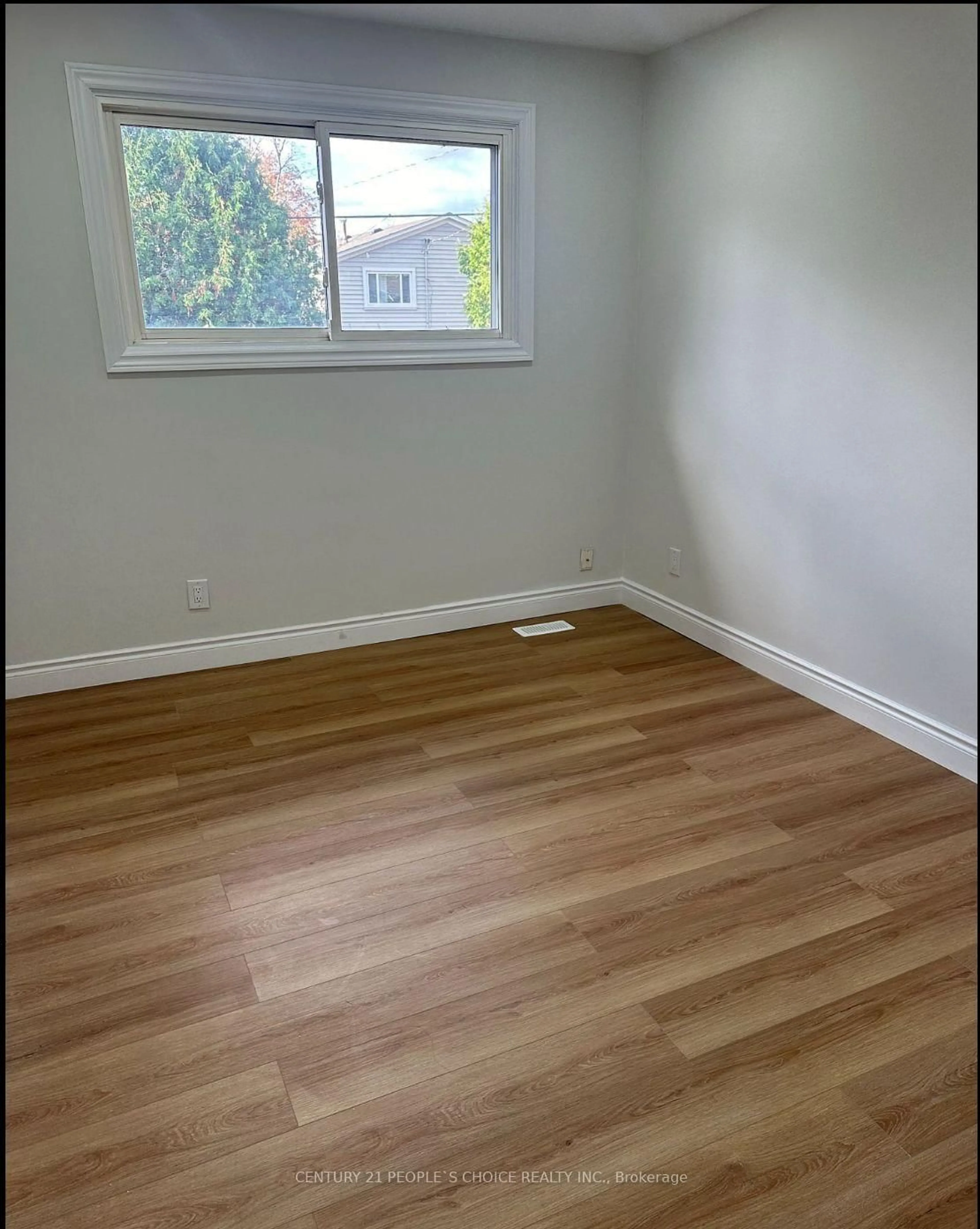 A pic of a room for 608 Thornwood Ave, Burlington Ontario L7N 3B8